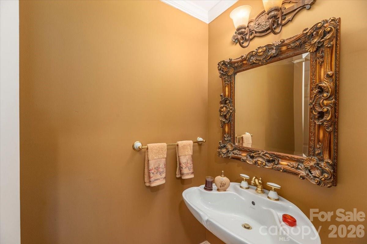 1108 Rocky Knob Road — Waynesville