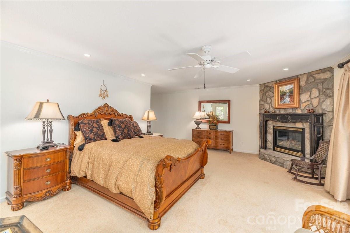 1108 Rocky Knob Road — Waynesville