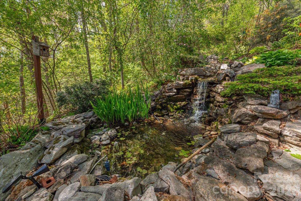 1108 Rocky Knob Road — Waynesville