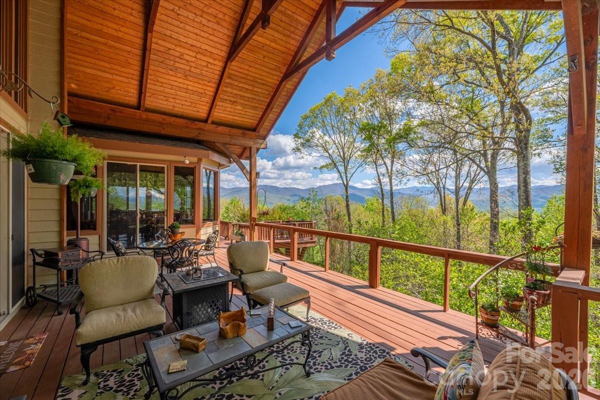 1108 Rocky Knob Road — Waynesville