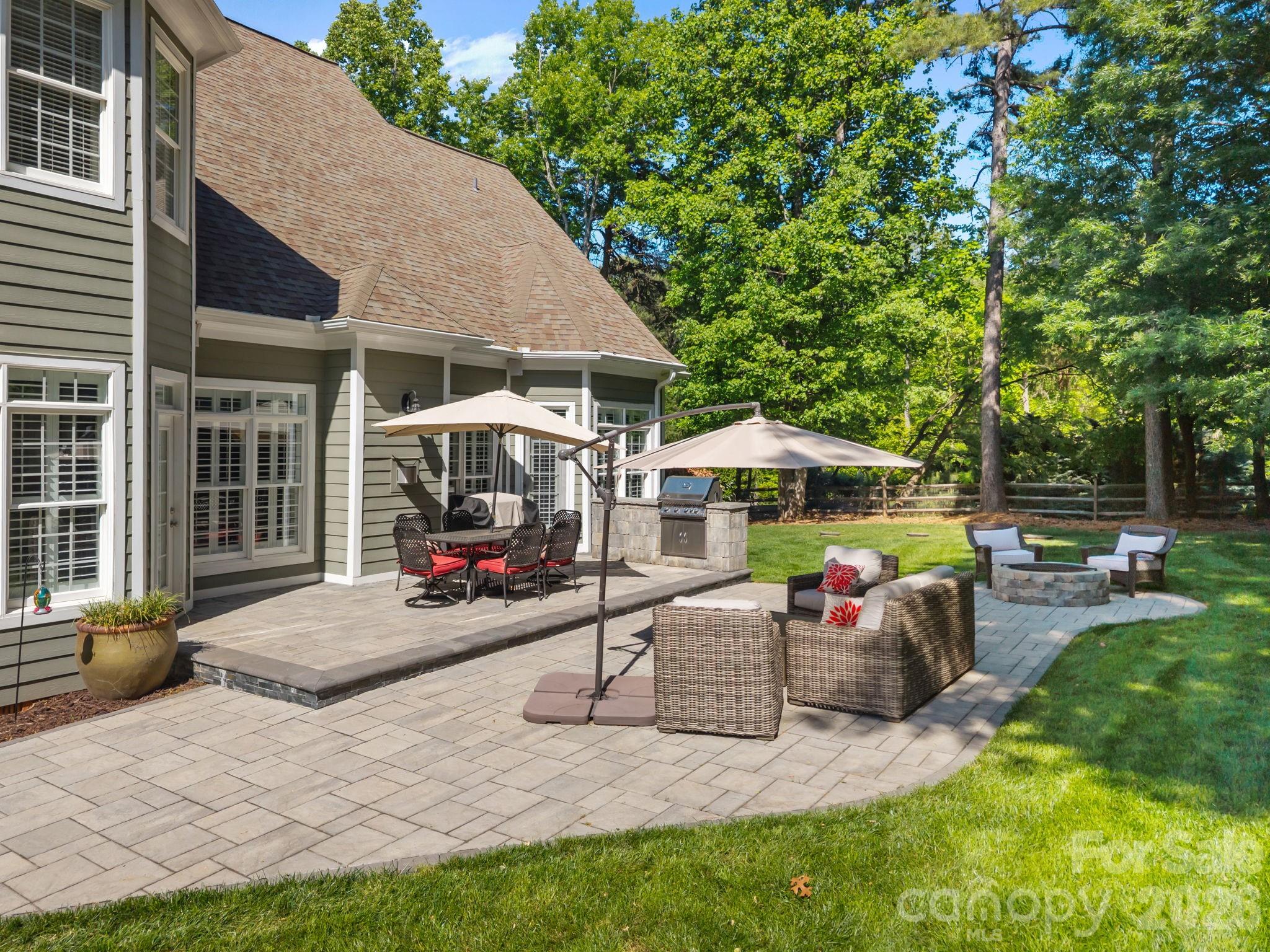 107 Spears Creek Drive — Mooresville