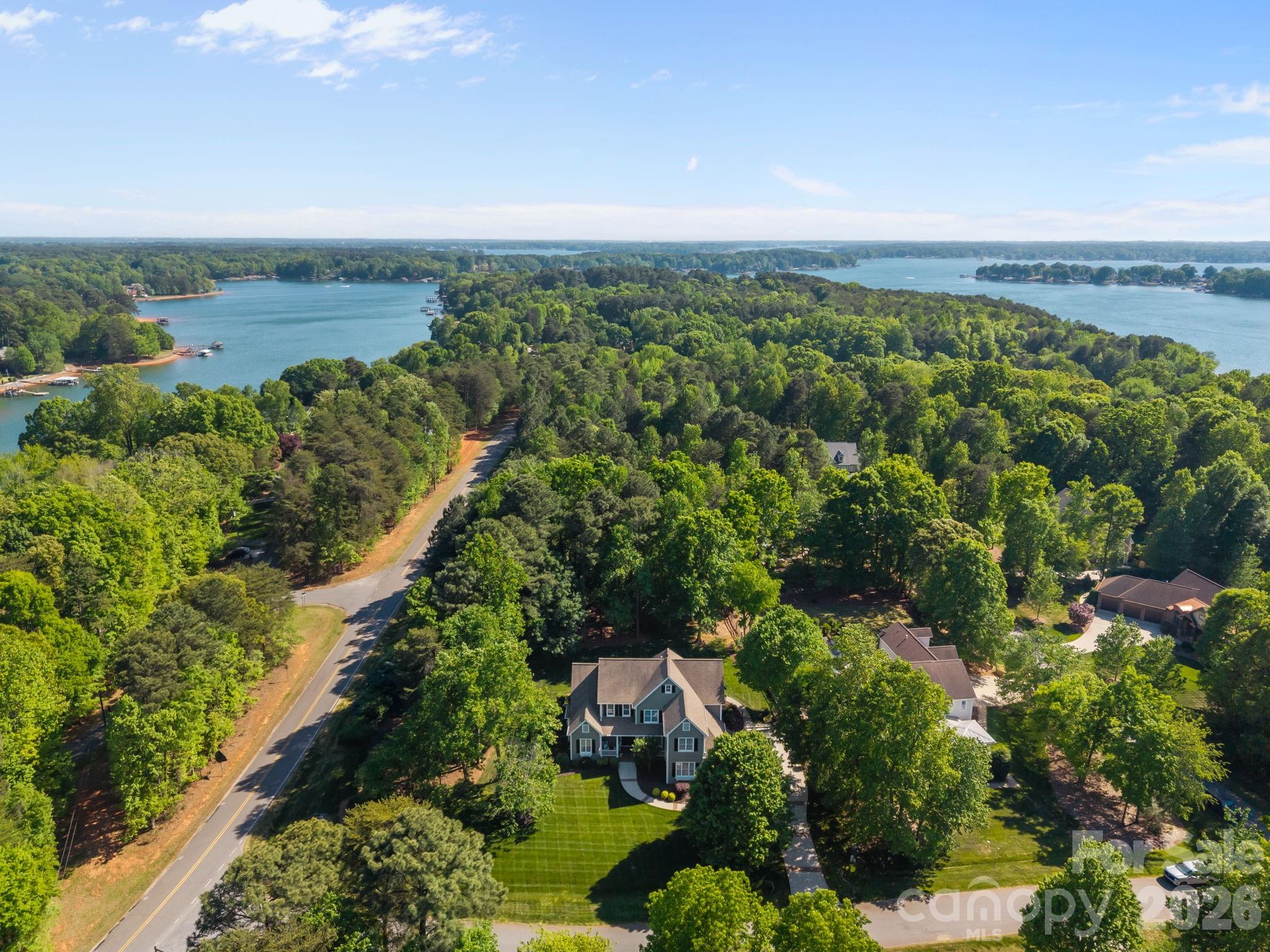 107 Spears Creek Drive — Mooresville