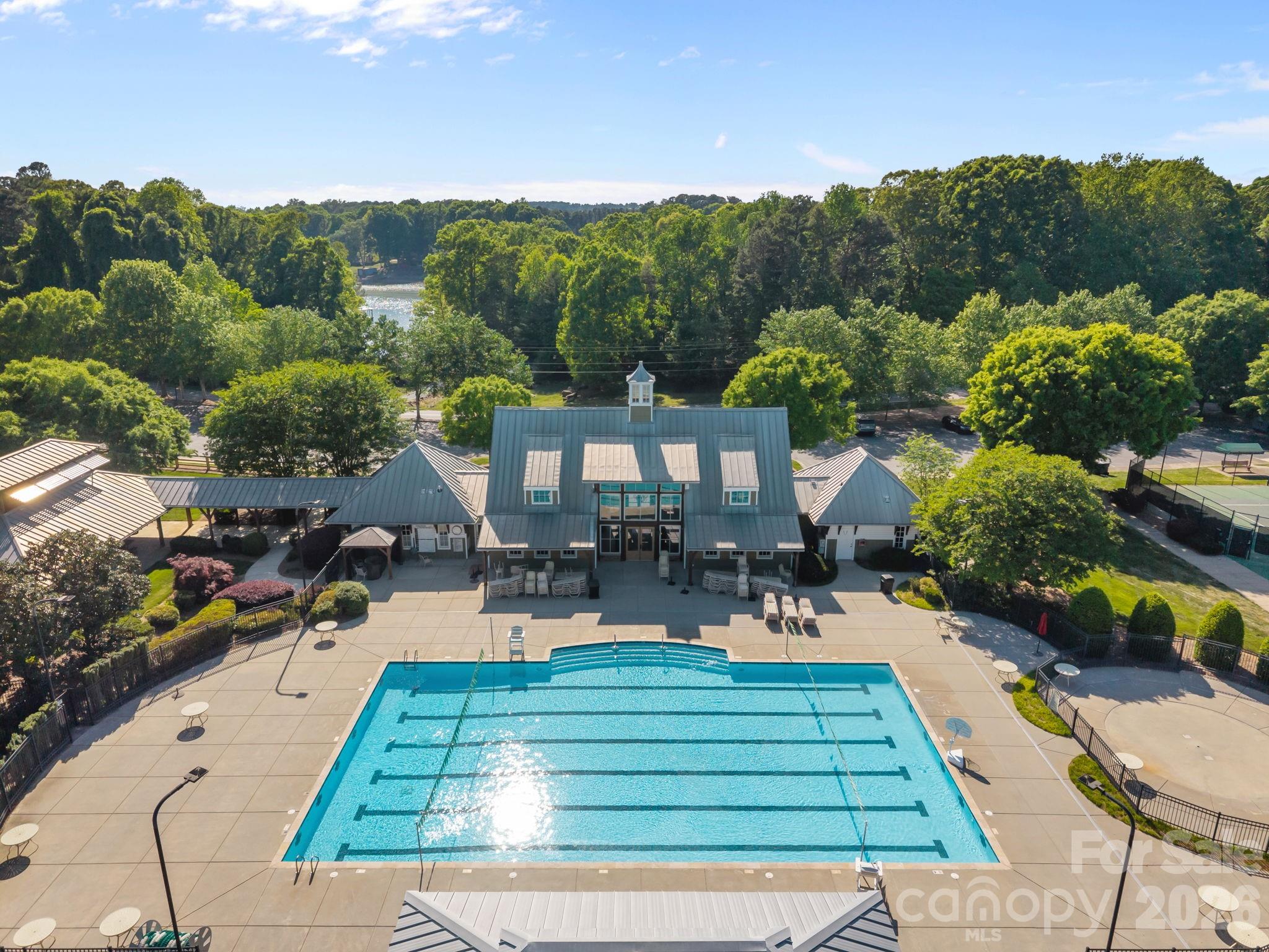 107 Spears Creek Drive — Mooresville