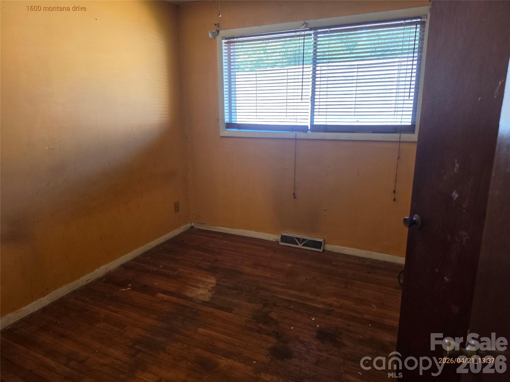 1600 Montana Drive — Charlotte