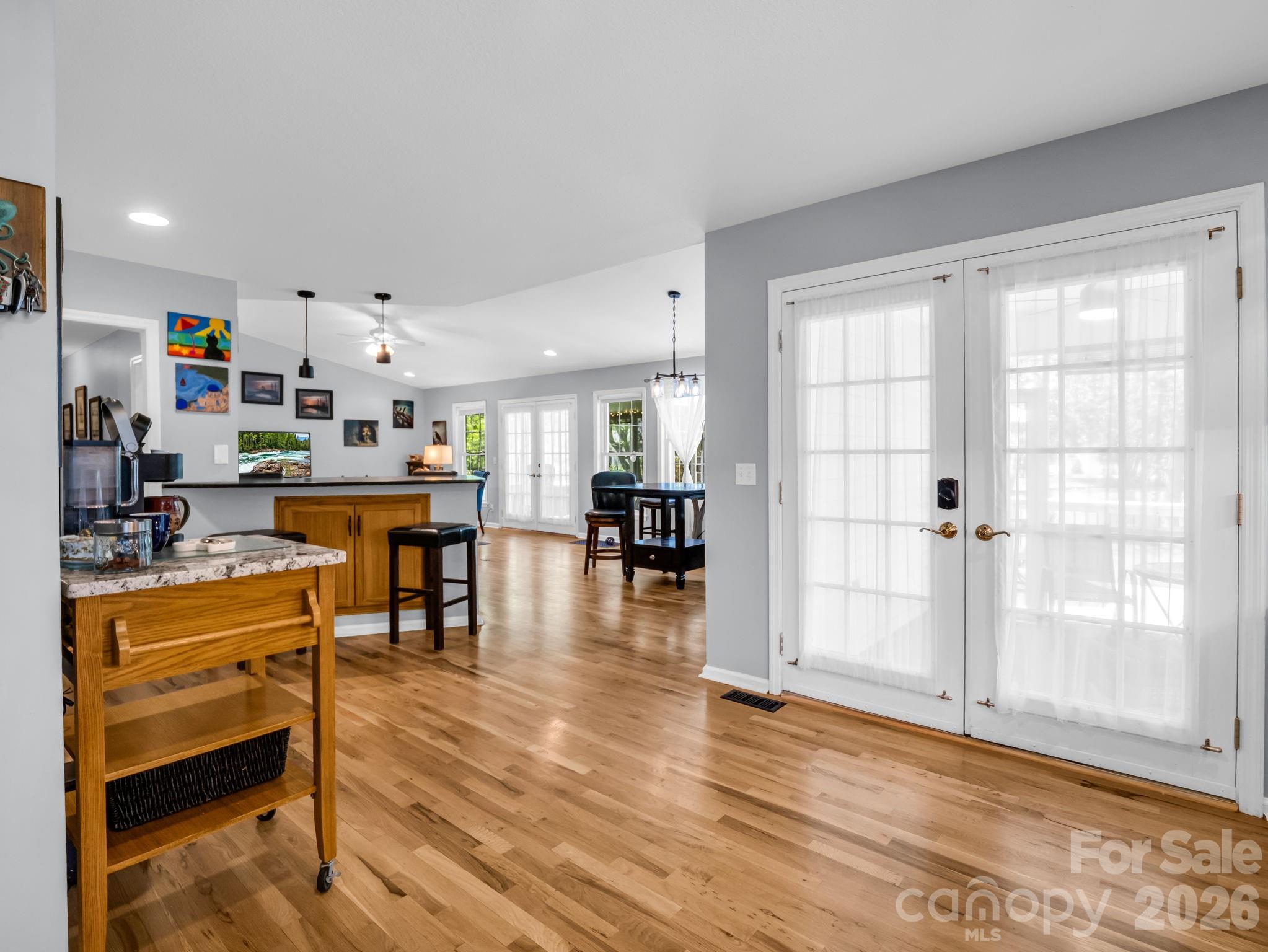 179 Kingfisher Lane — Mills River