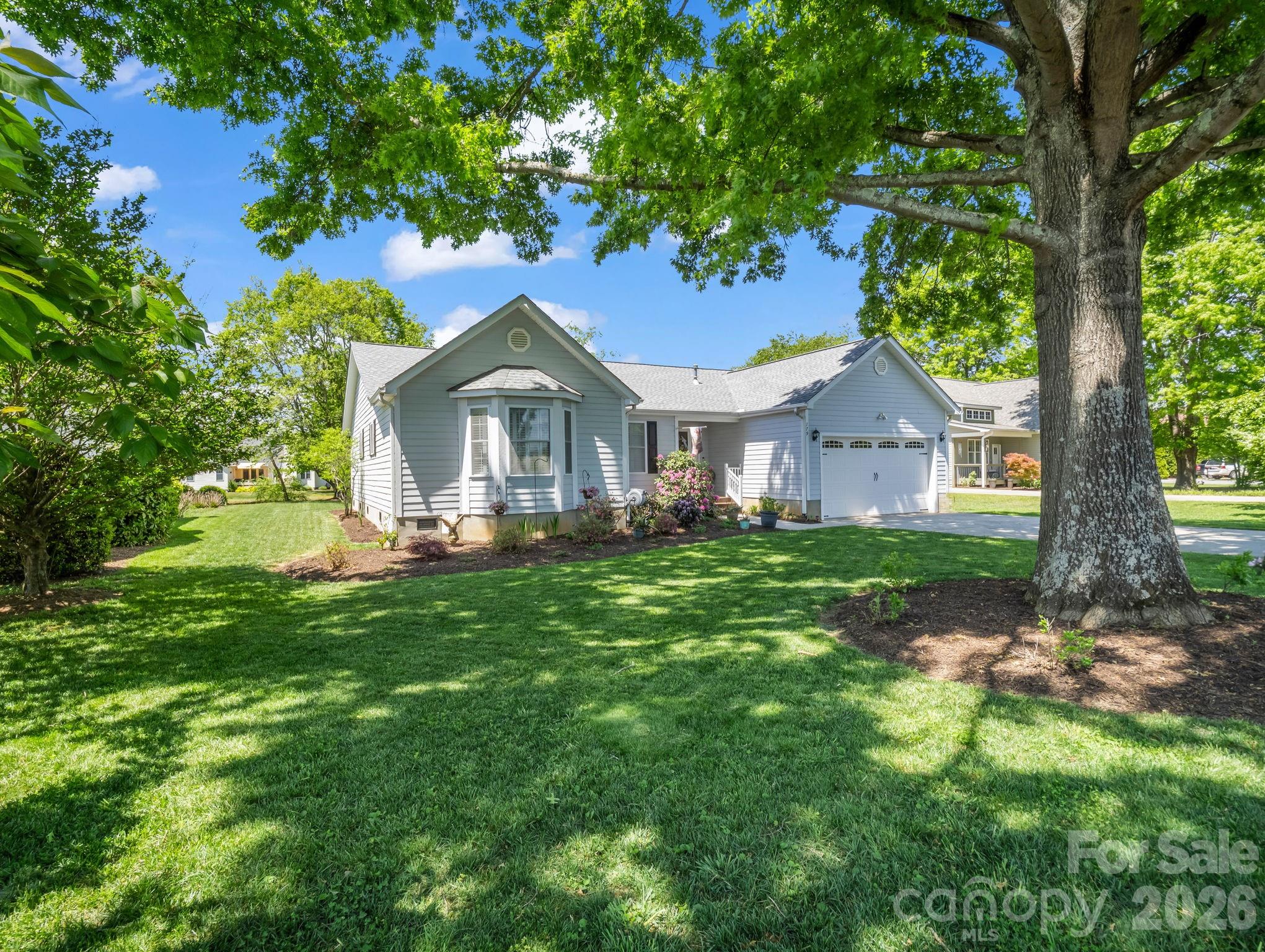 179 Kingfisher Lane — Mills River