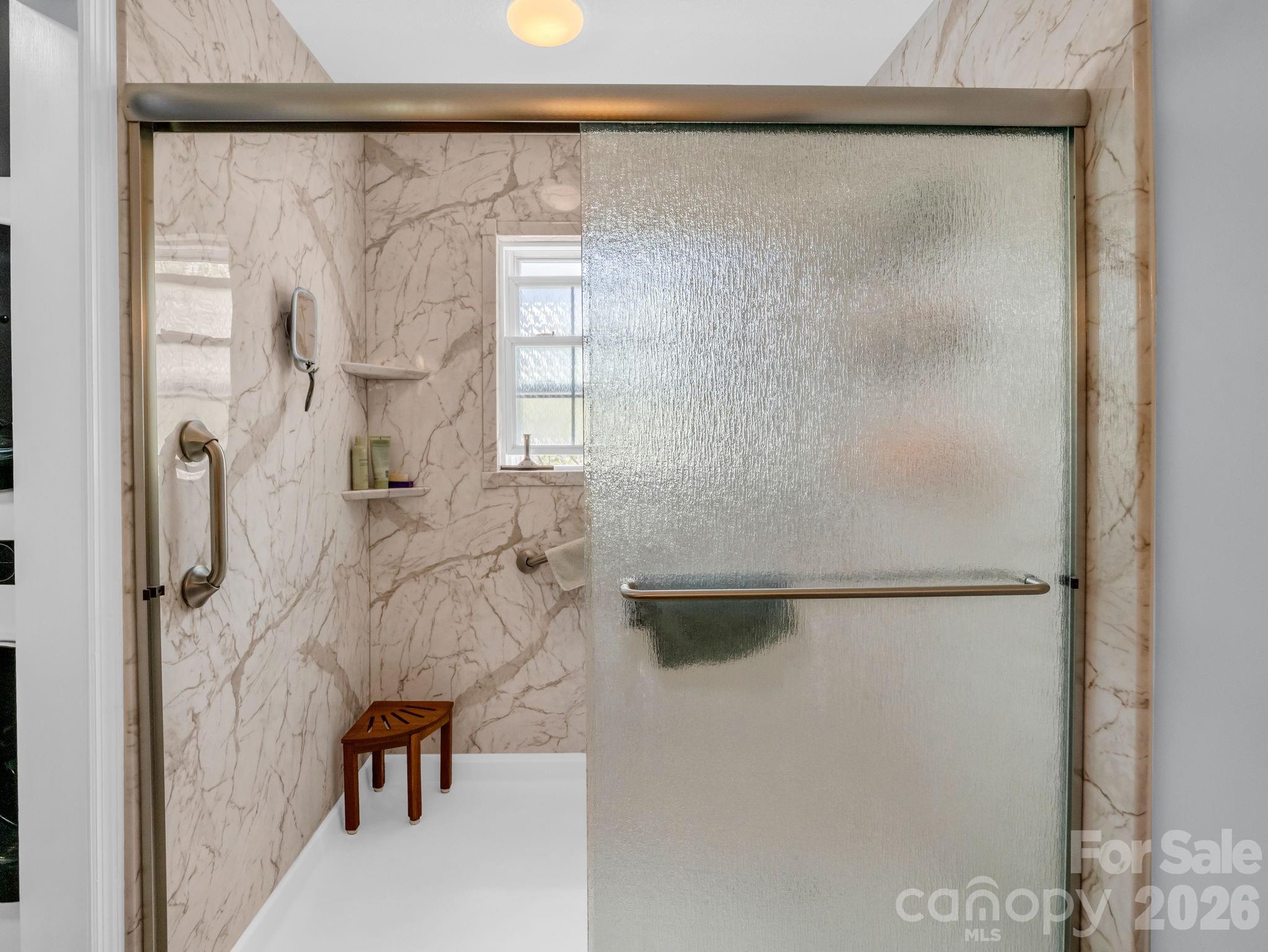 179 Kingfisher Lane — Mills River