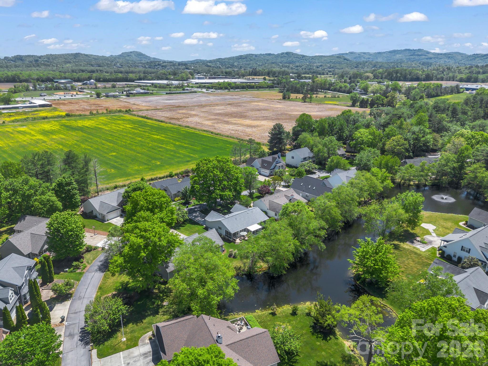 179 Kingfisher Lane — Mills River