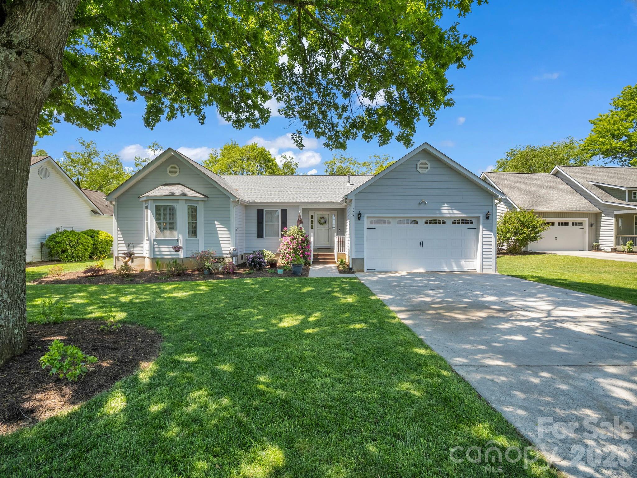 179 Kingfisher Lane — Mills River