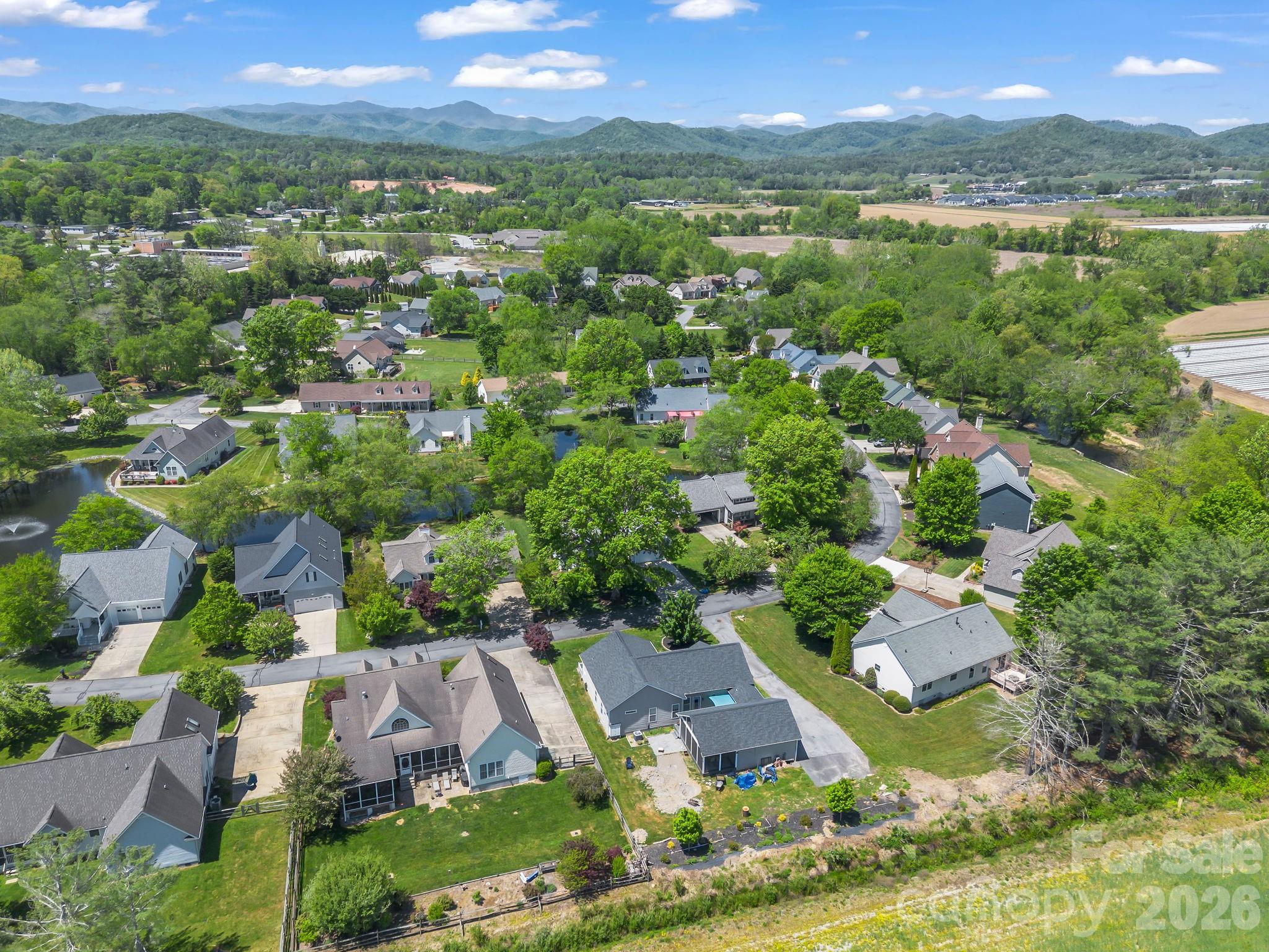 179 Kingfisher Lane — Mills River
