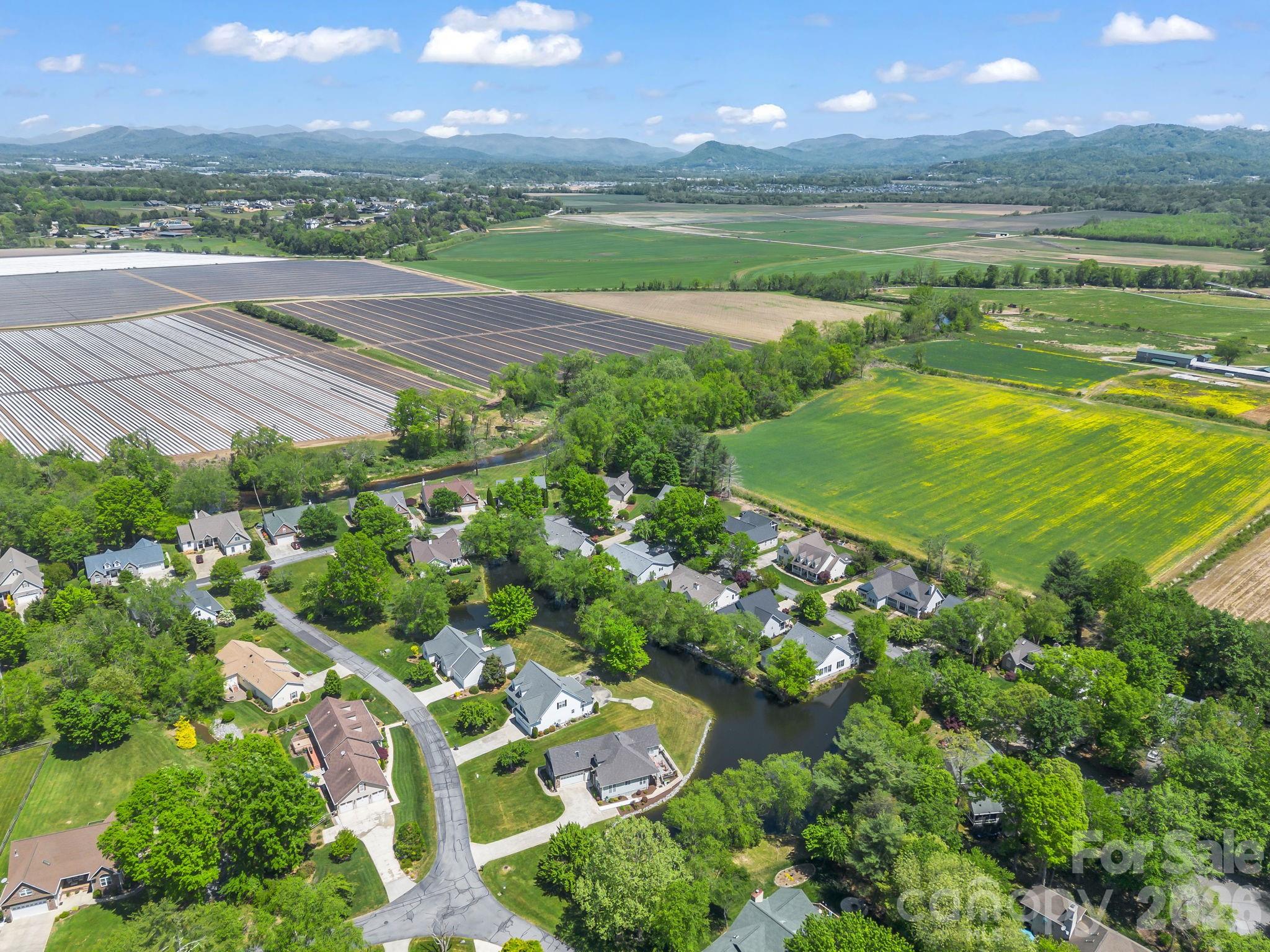 179 Kingfisher Lane — Mills River