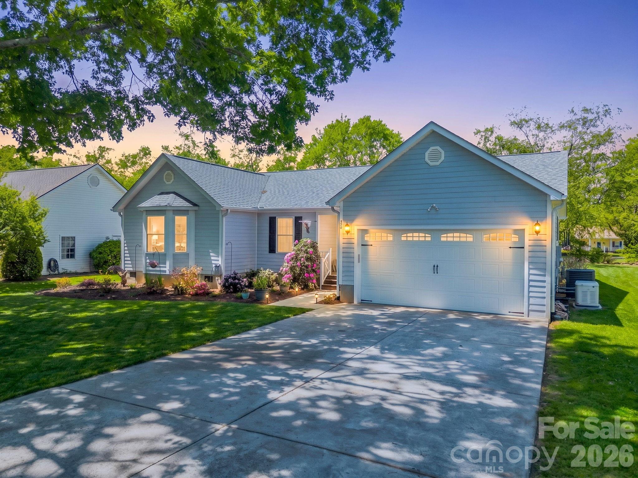 179 Kingfisher Lane — Mills River