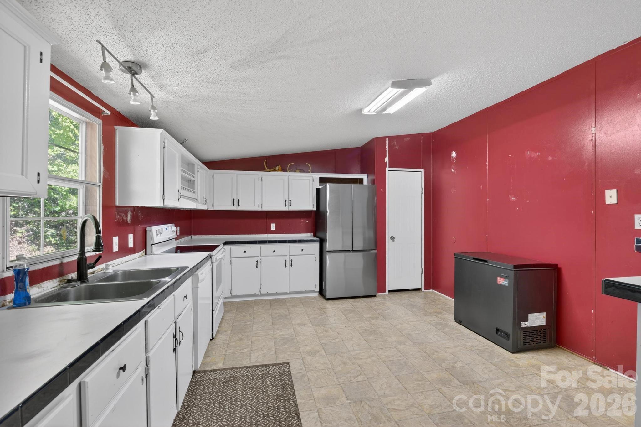 2324 Alfred Hartley Road — Lenoir