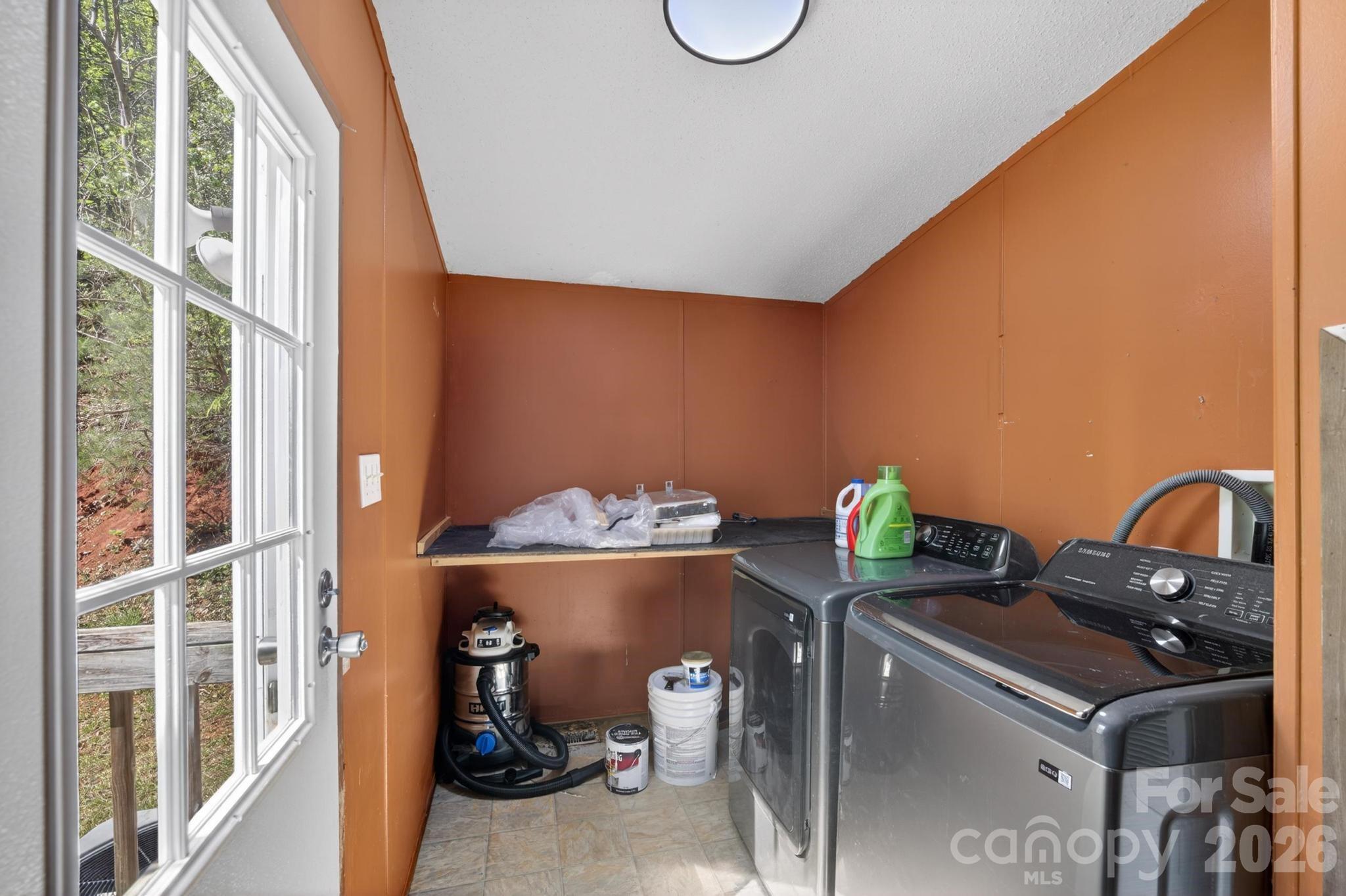 2324 Alfred Hartley Road — Lenoir