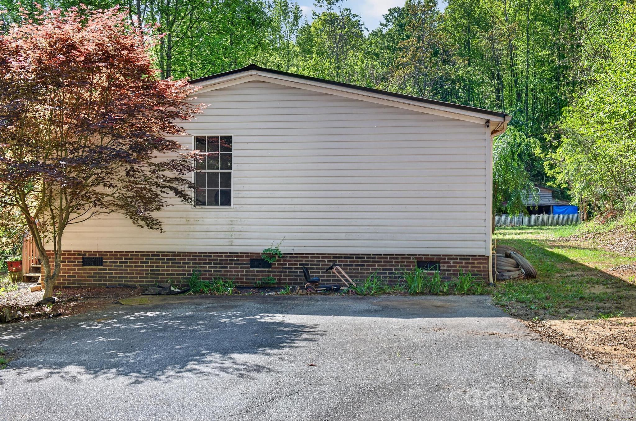 2324 Alfred Hartley Road — Lenoir