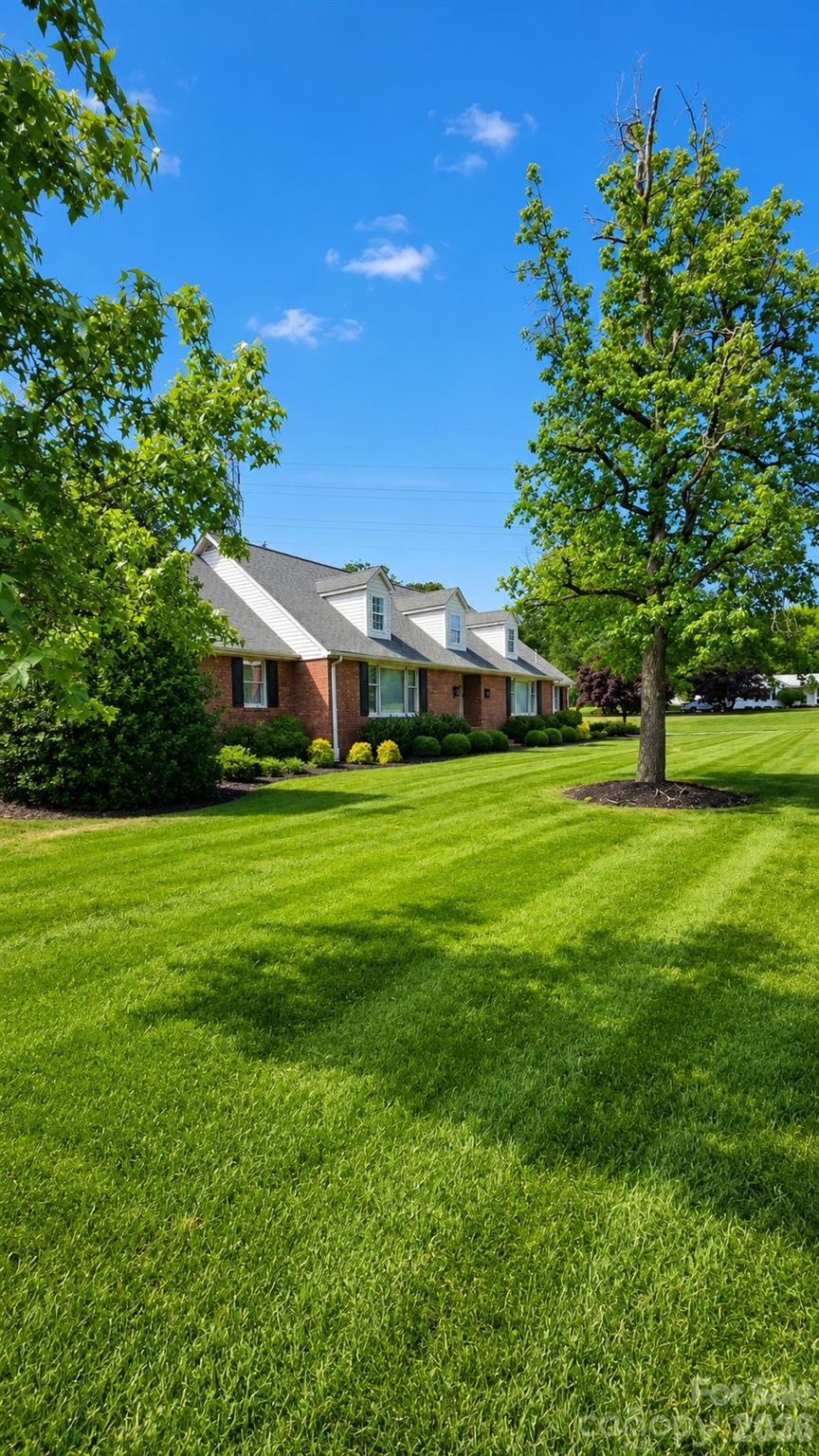 1121 Smith Street — Albemarle