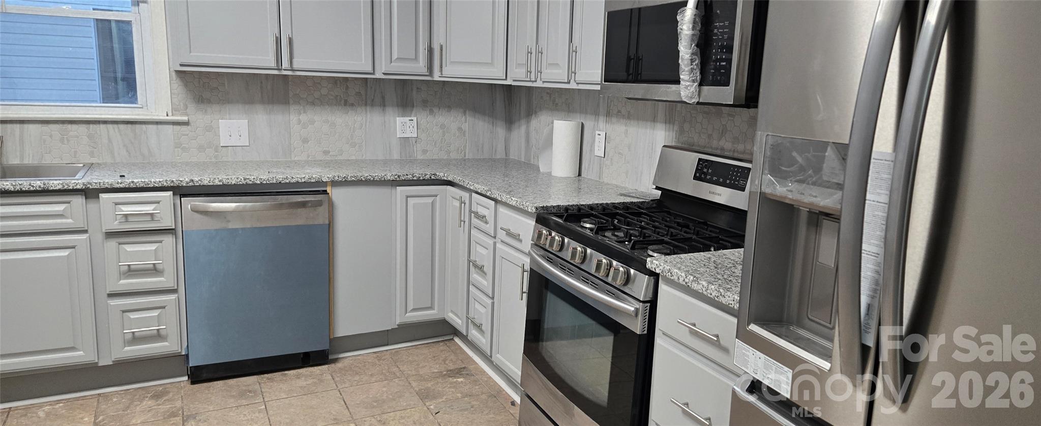 227 W B Street — Newton