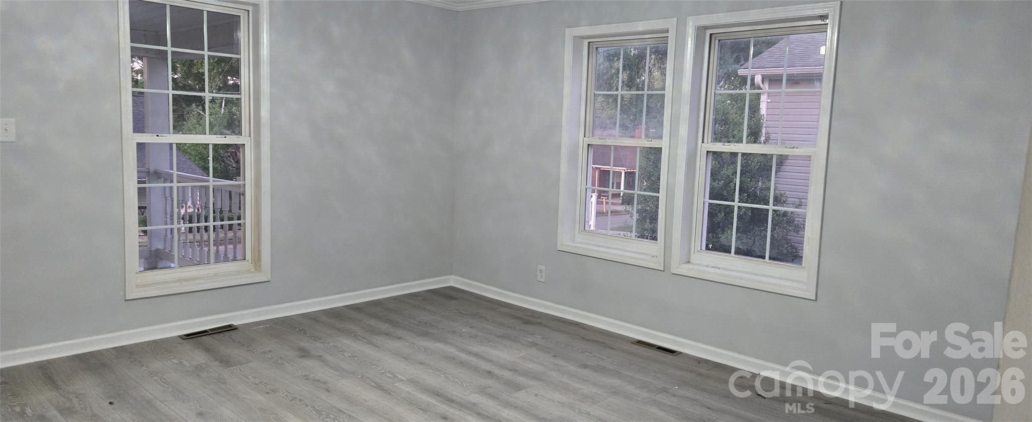 227 W B Street — Newton