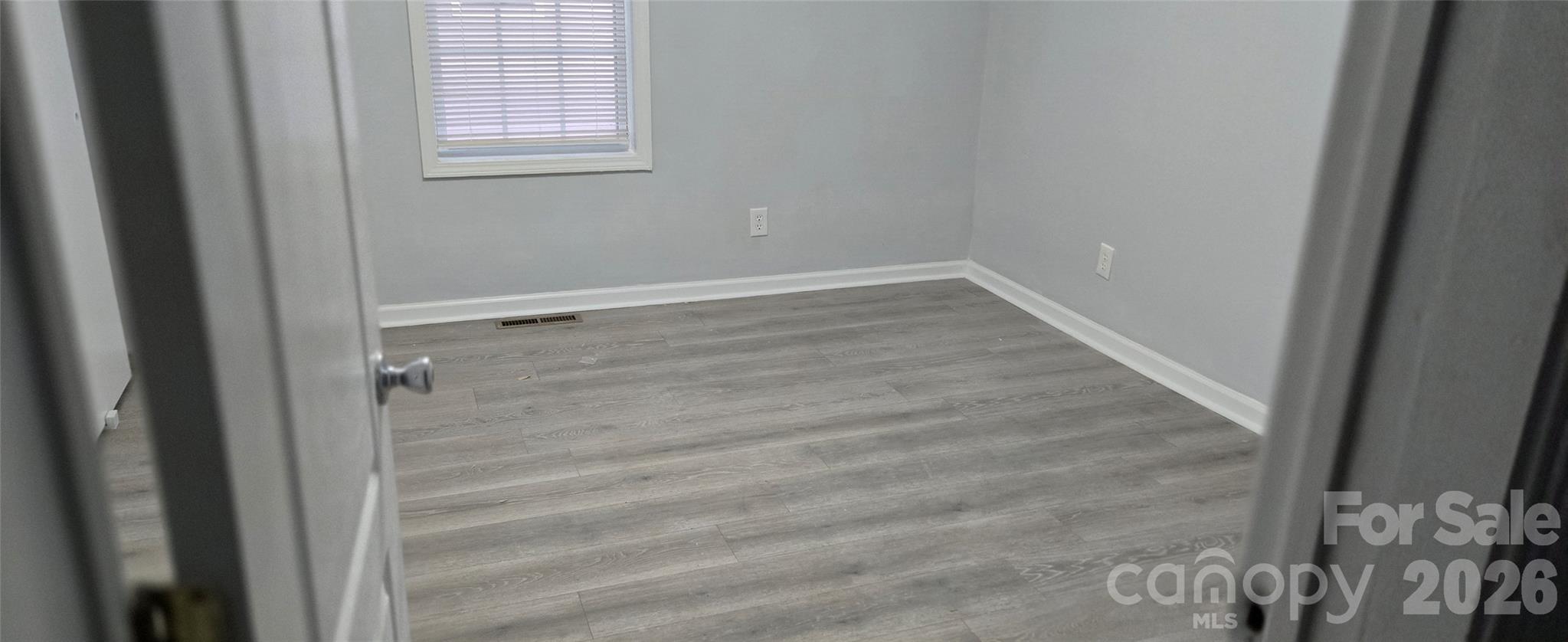 227 W B Street — Newton