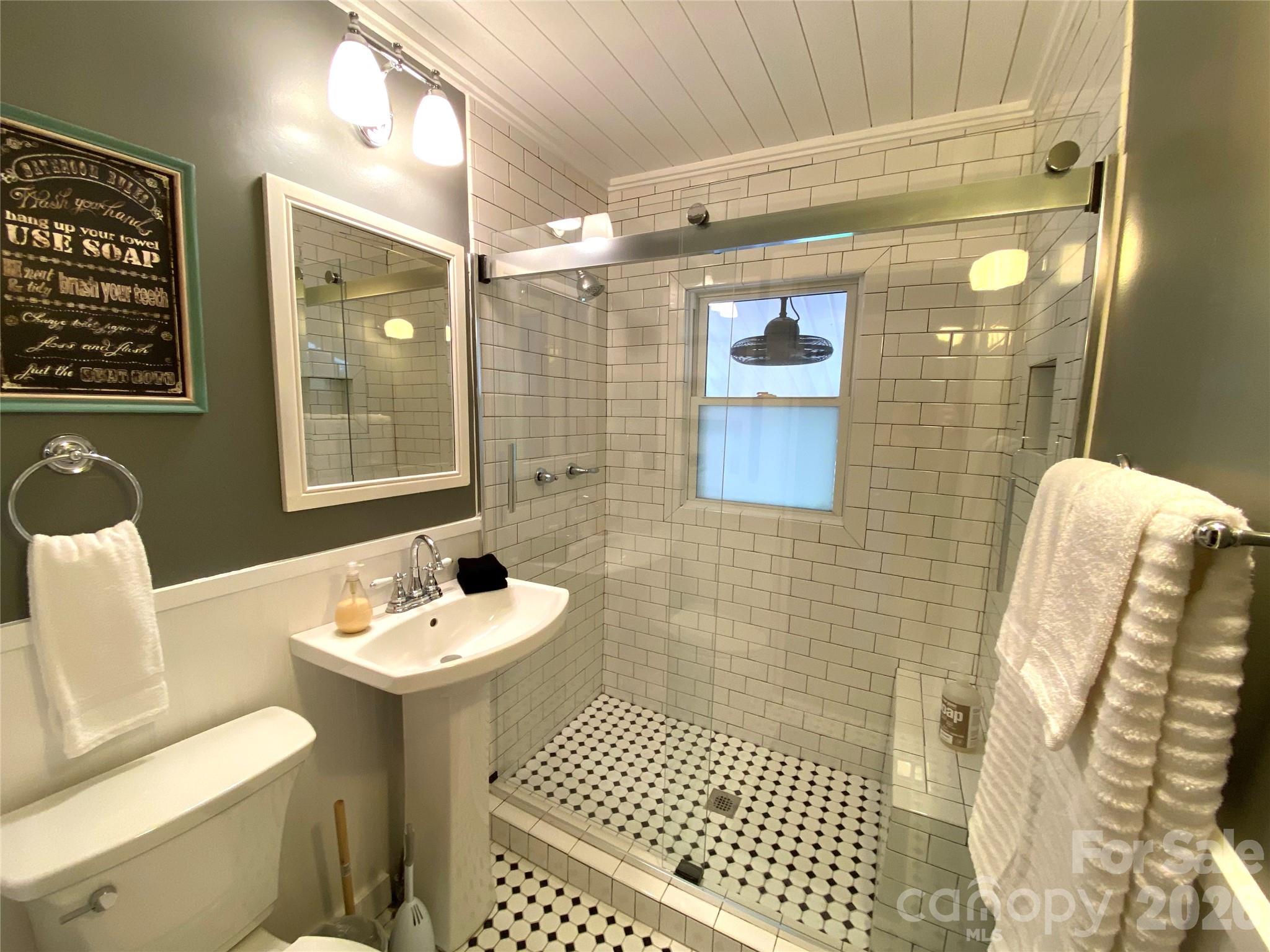 144 Macedonia Road — Asheville