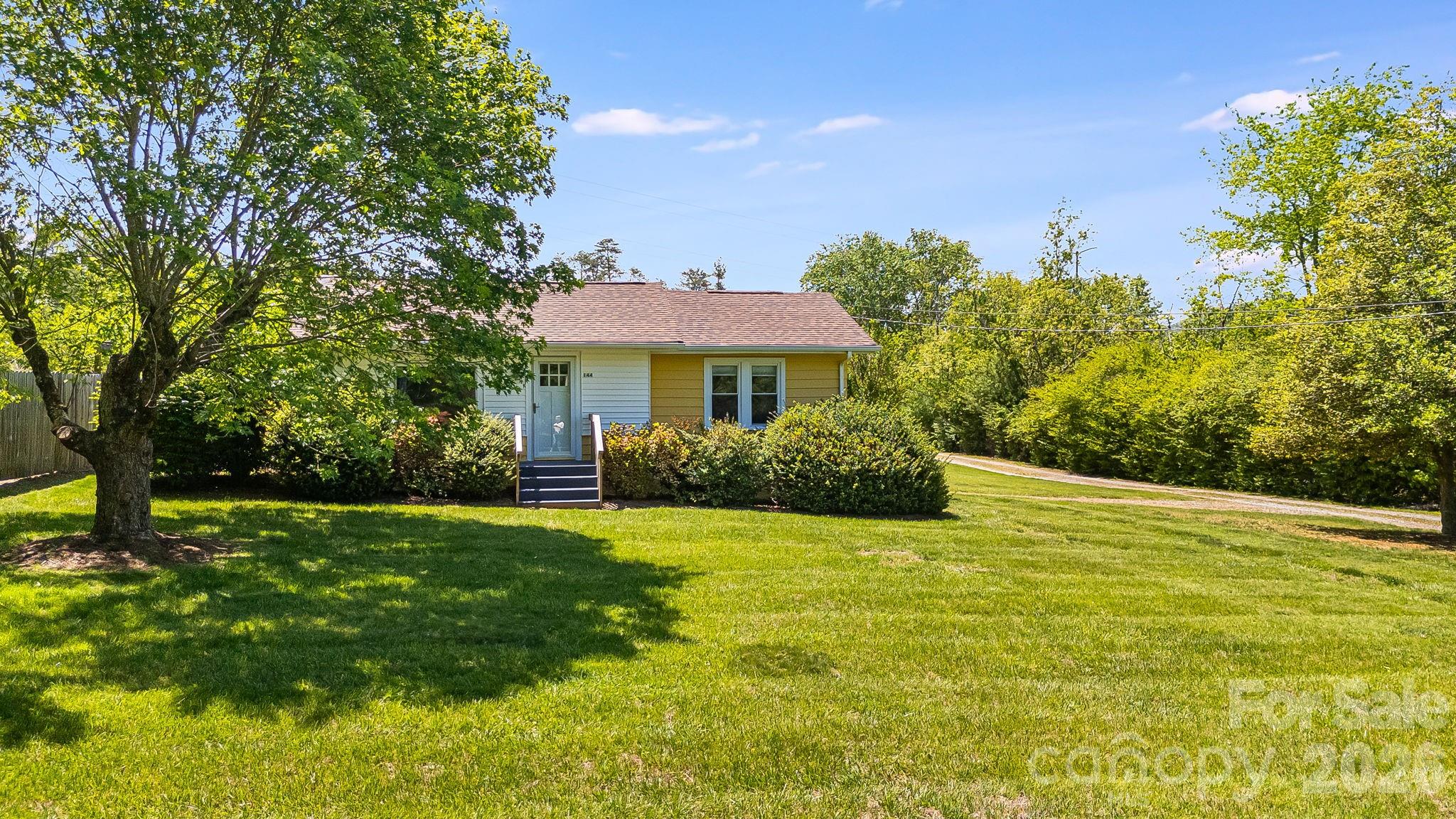 144 Macedonia Road — Asheville