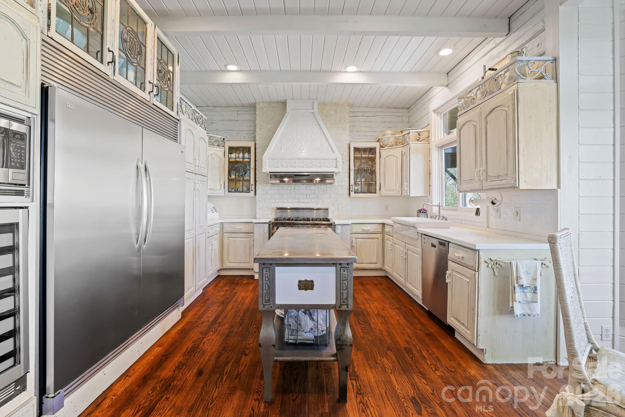 1052 Toxaway Drive — Lake Toxaway