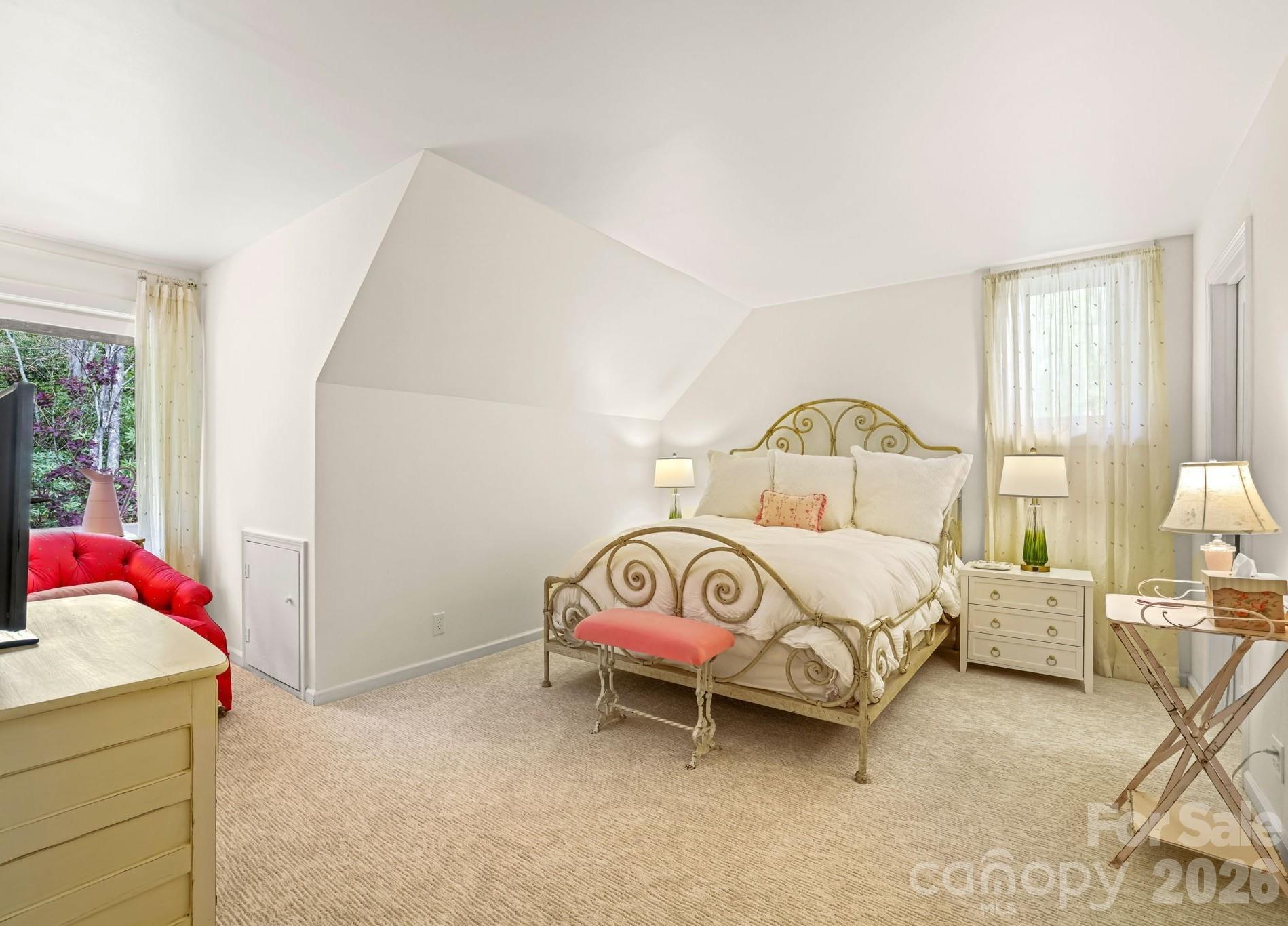 1052 Toxaway Drive — Lake Toxaway