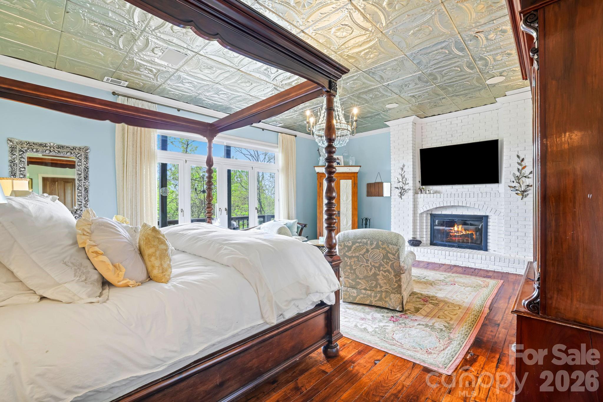 1052 Toxaway Drive — Lake Toxaway