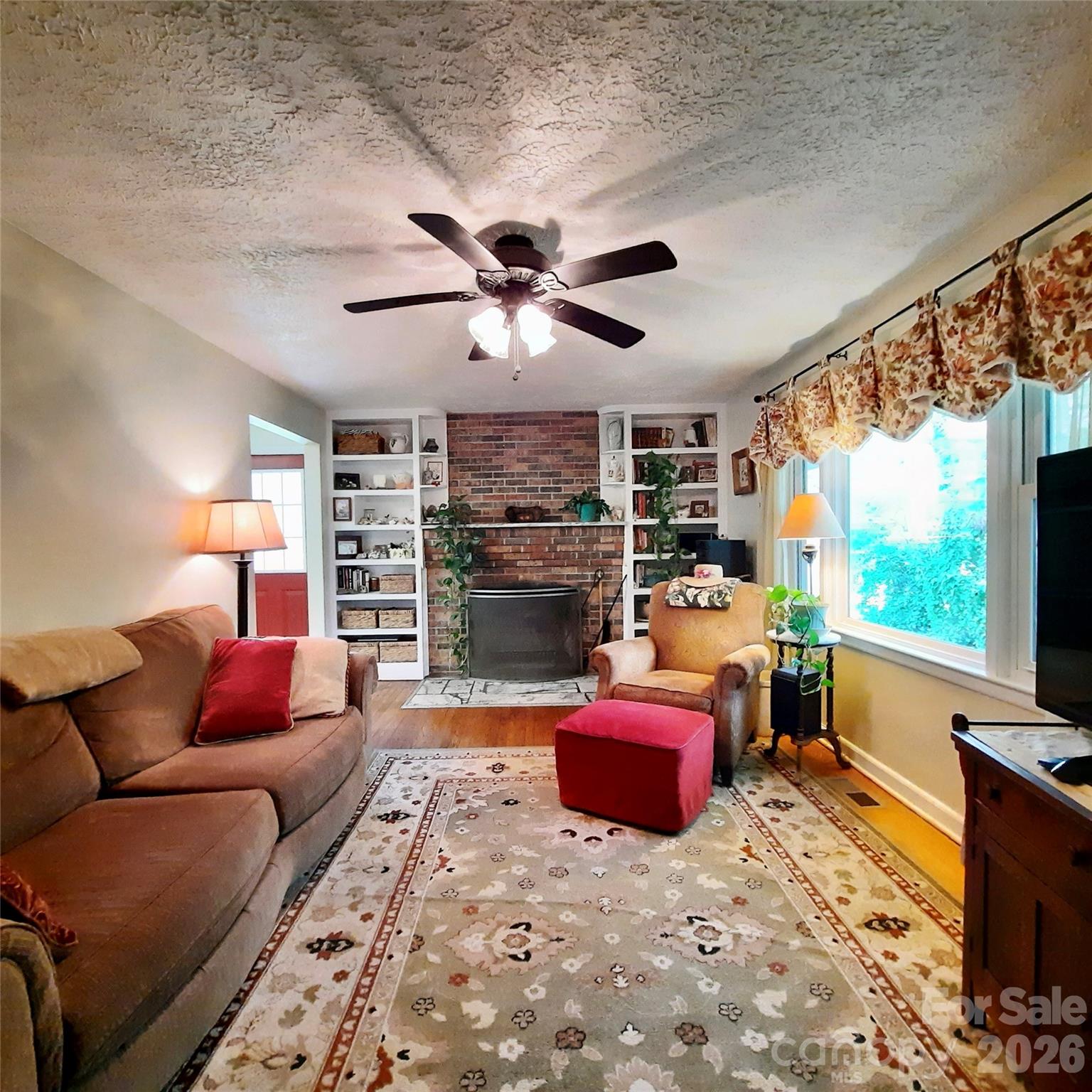 604 Substation Street — Hendersonville