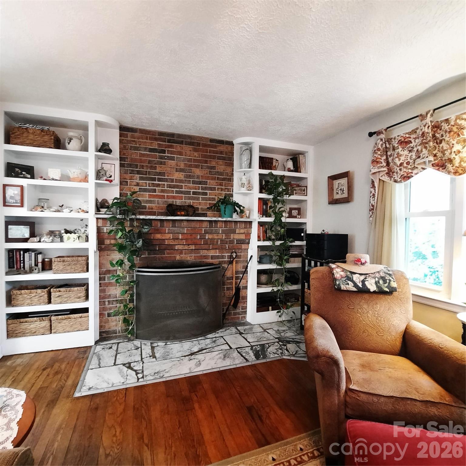 604 Substation Street — Hendersonville