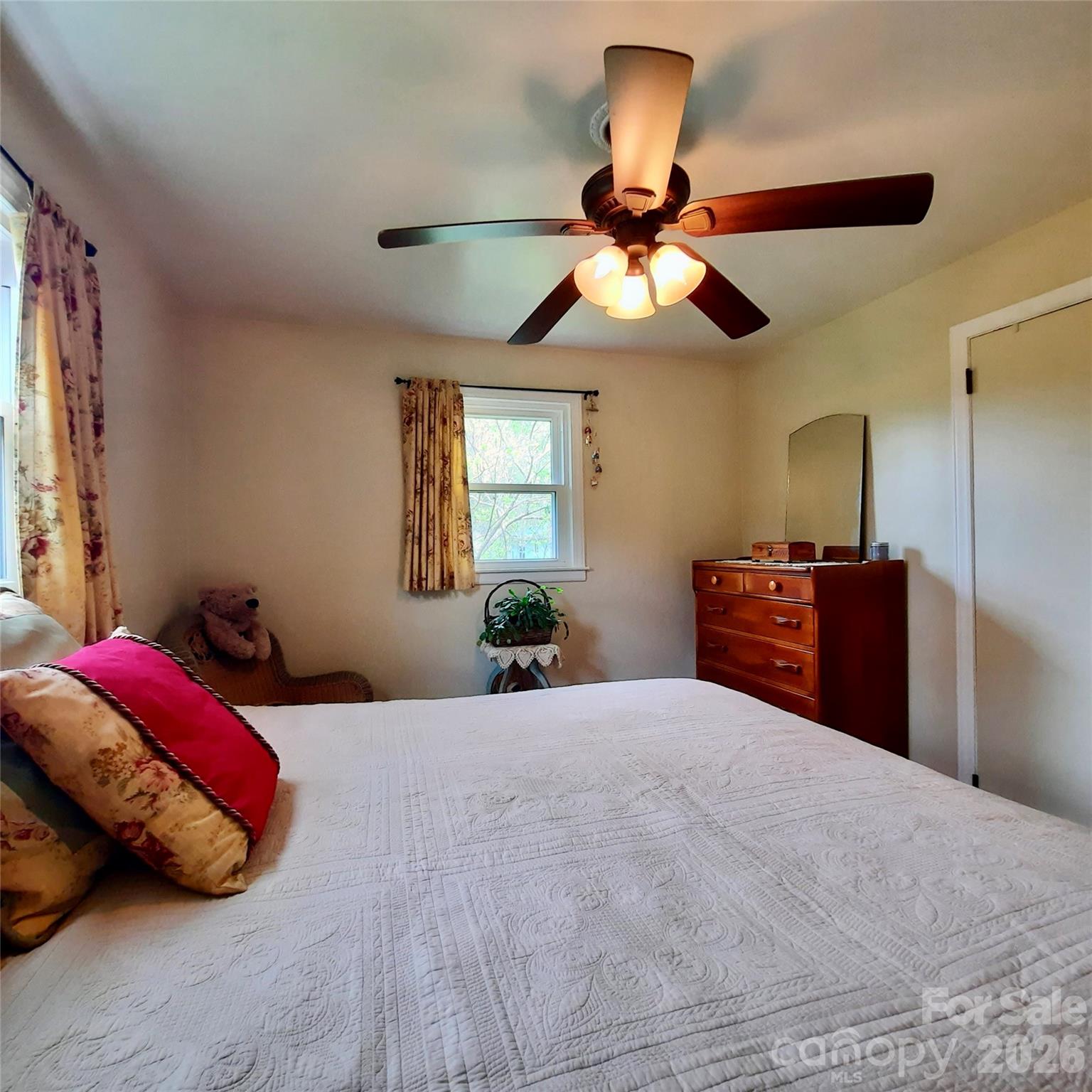 604 Substation Street — Hendersonville