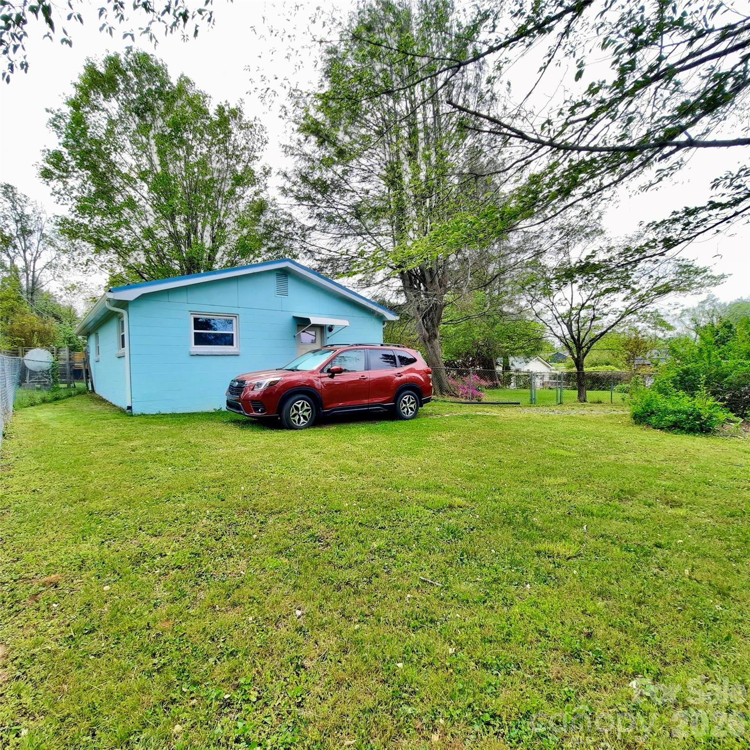 604 Substation Street — Hendersonville