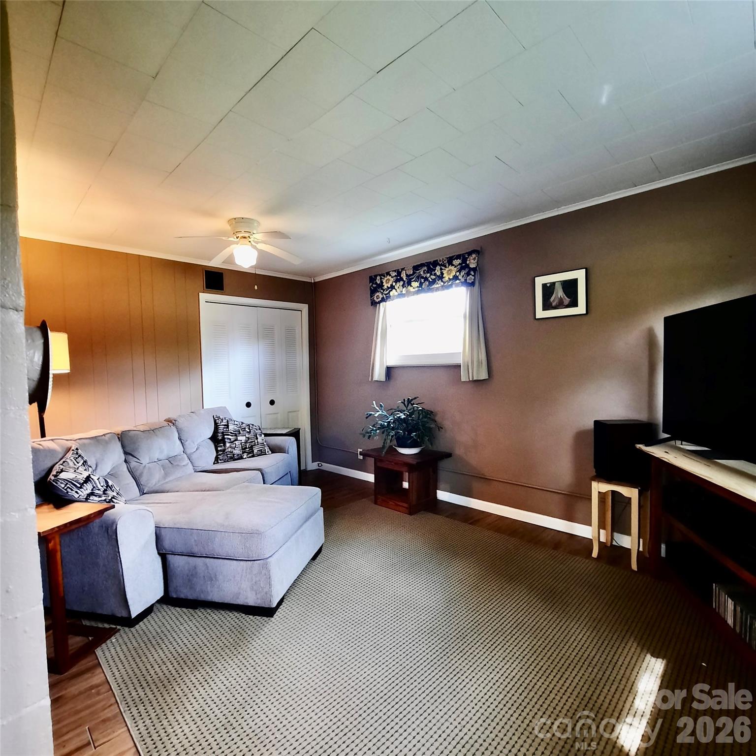604 Substation Street — Hendersonville