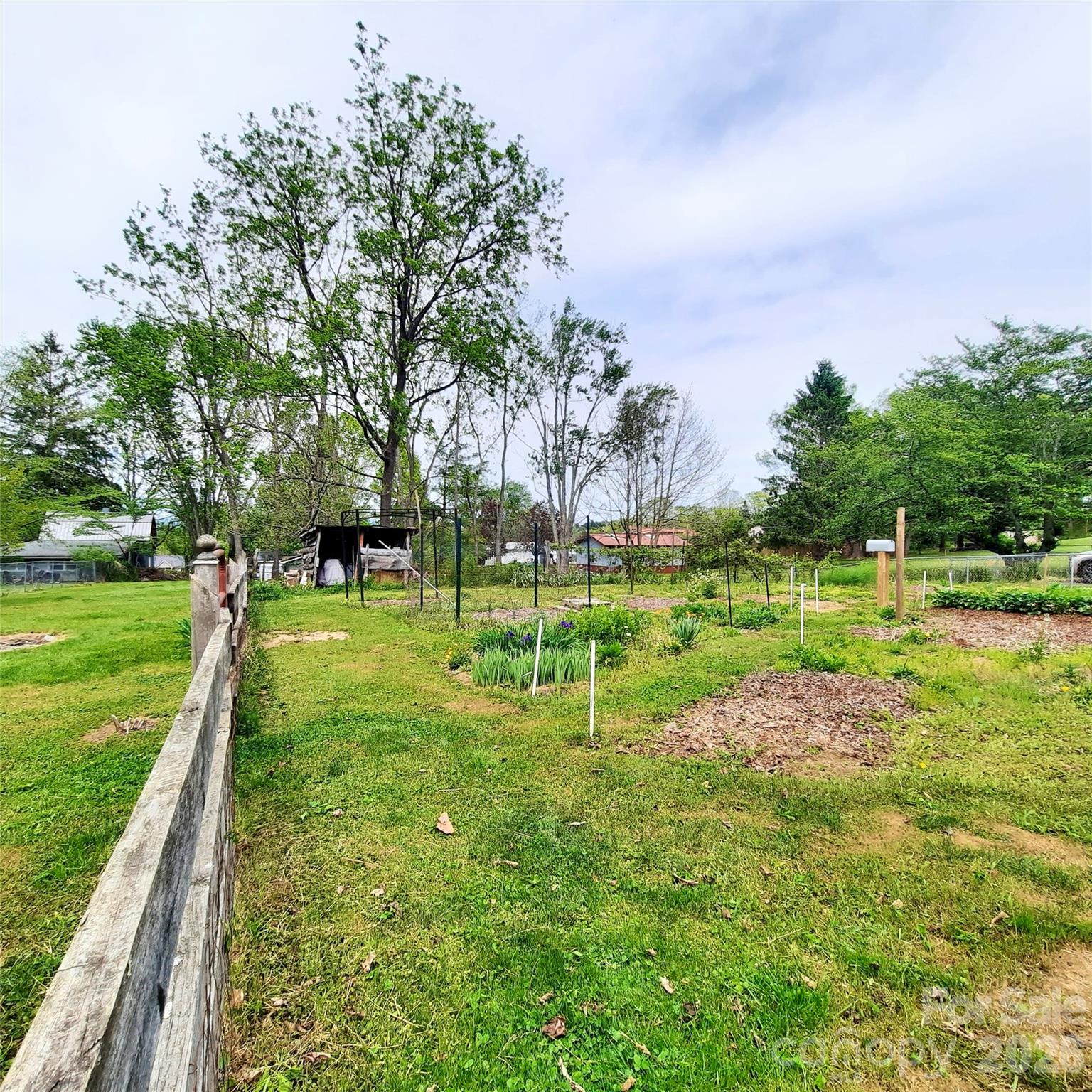 604 Substation Street — Hendersonville