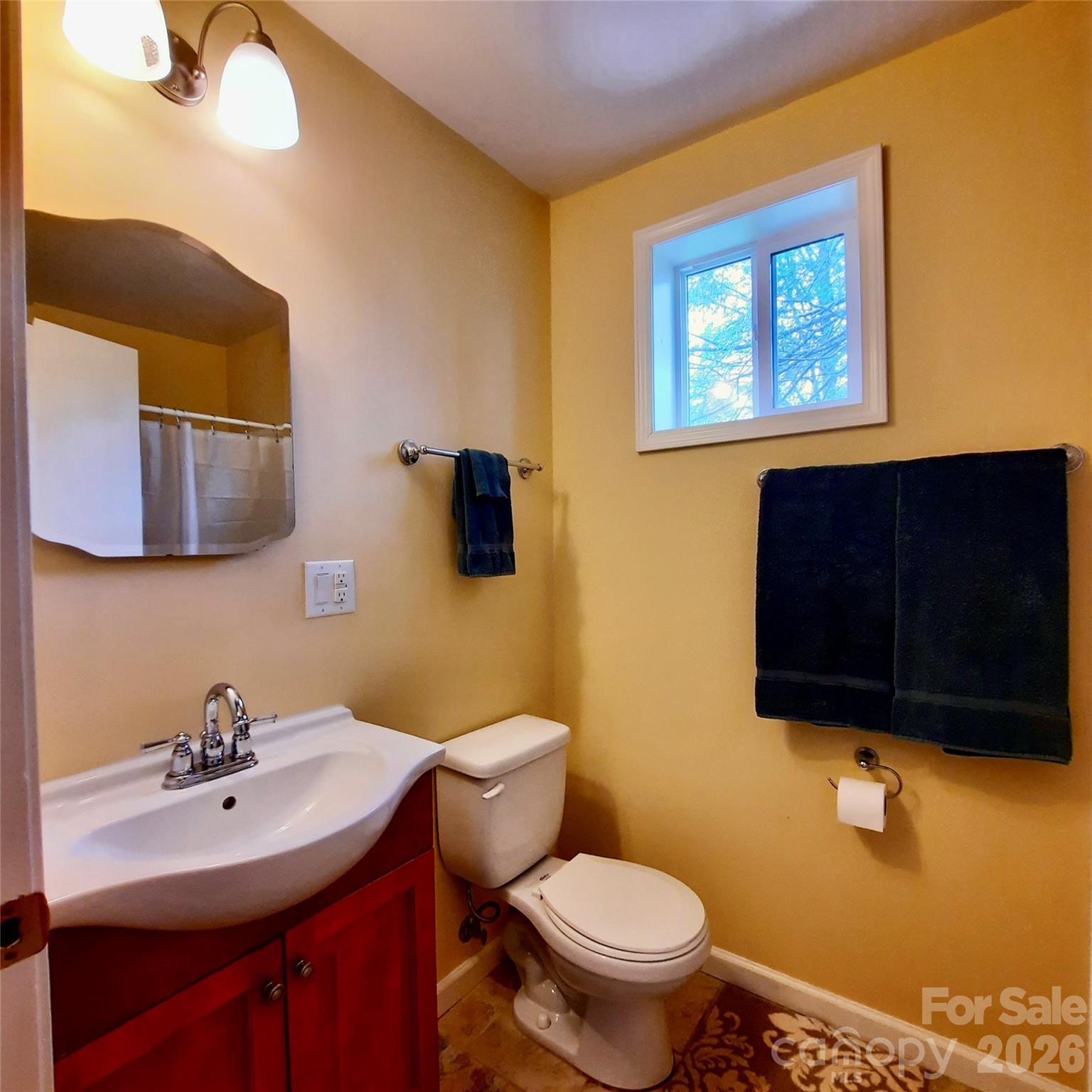 604 Substation Street — Hendersonville