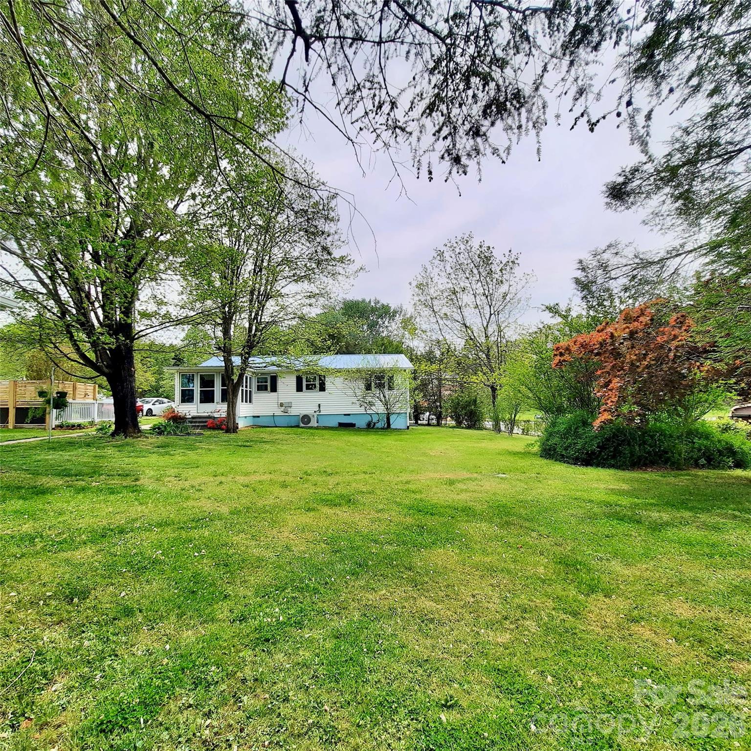 604 Substation Street — Hendersonville