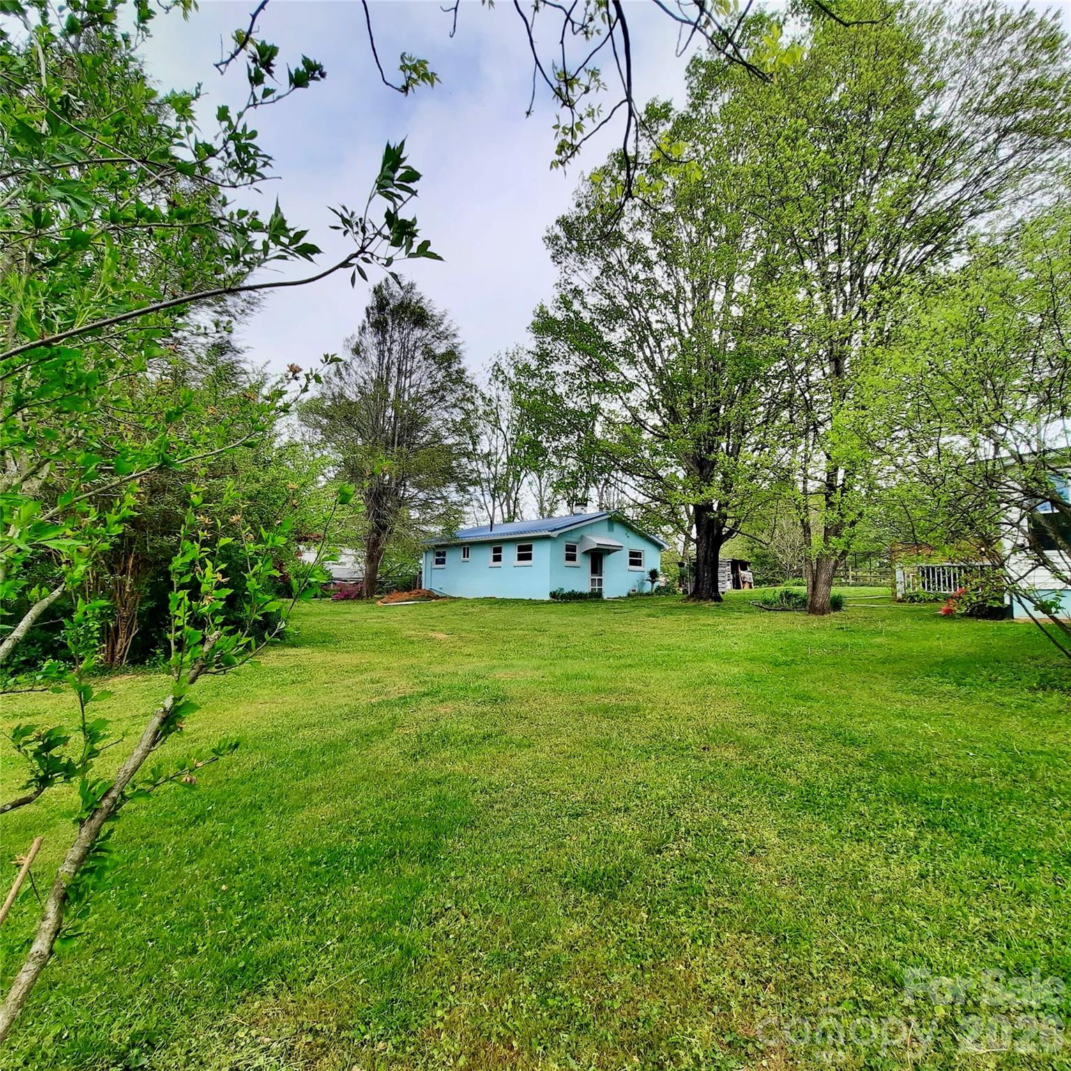 604 Substation Street — Hendersonville