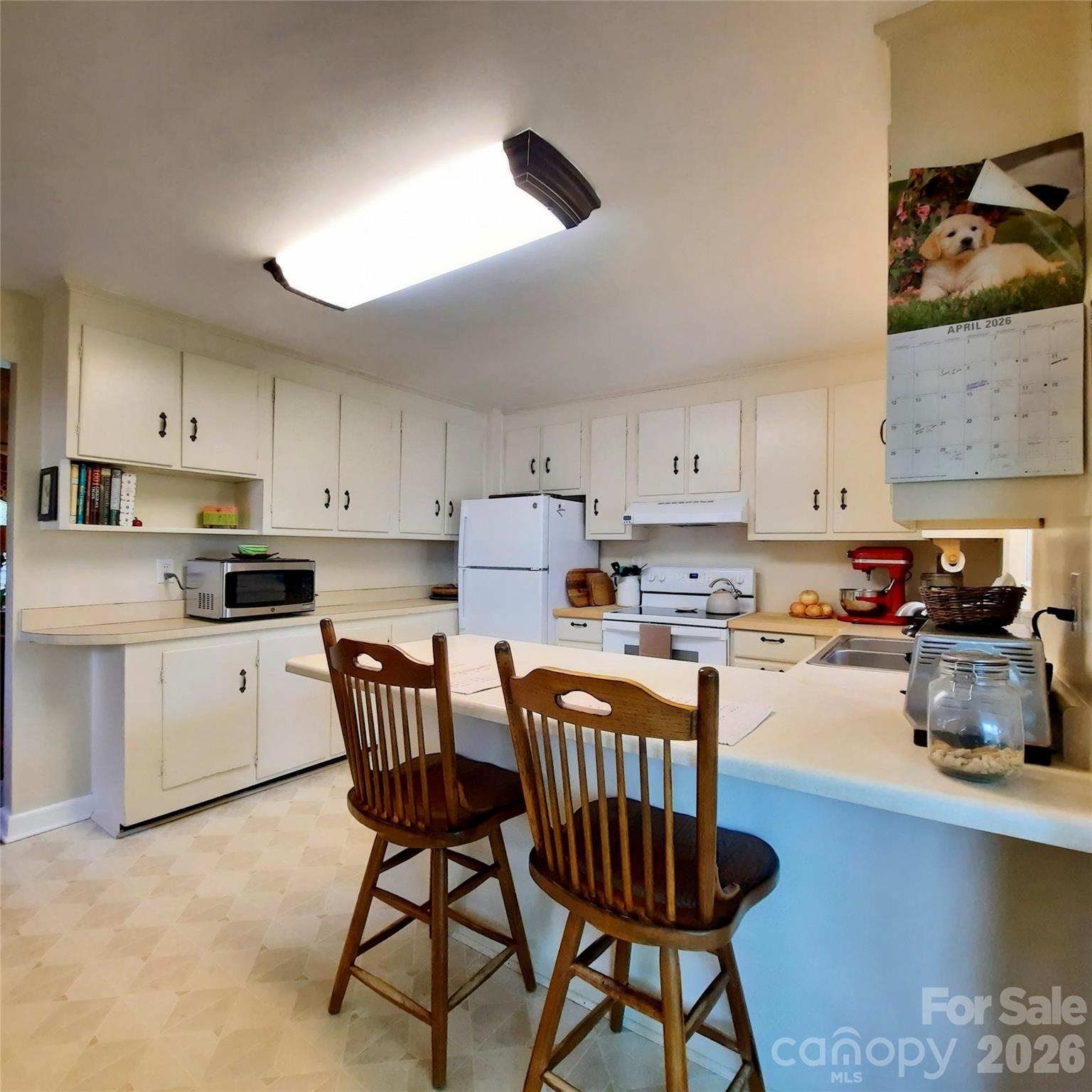 604 Substation Street — Hendersonville