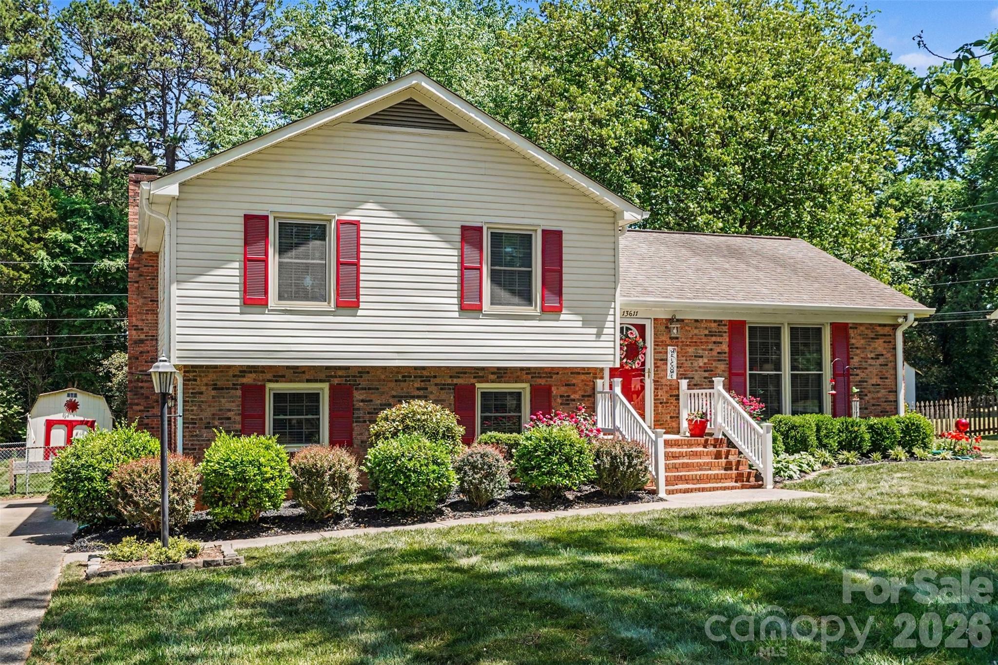 13611 Idlefield Lane — Matthews
