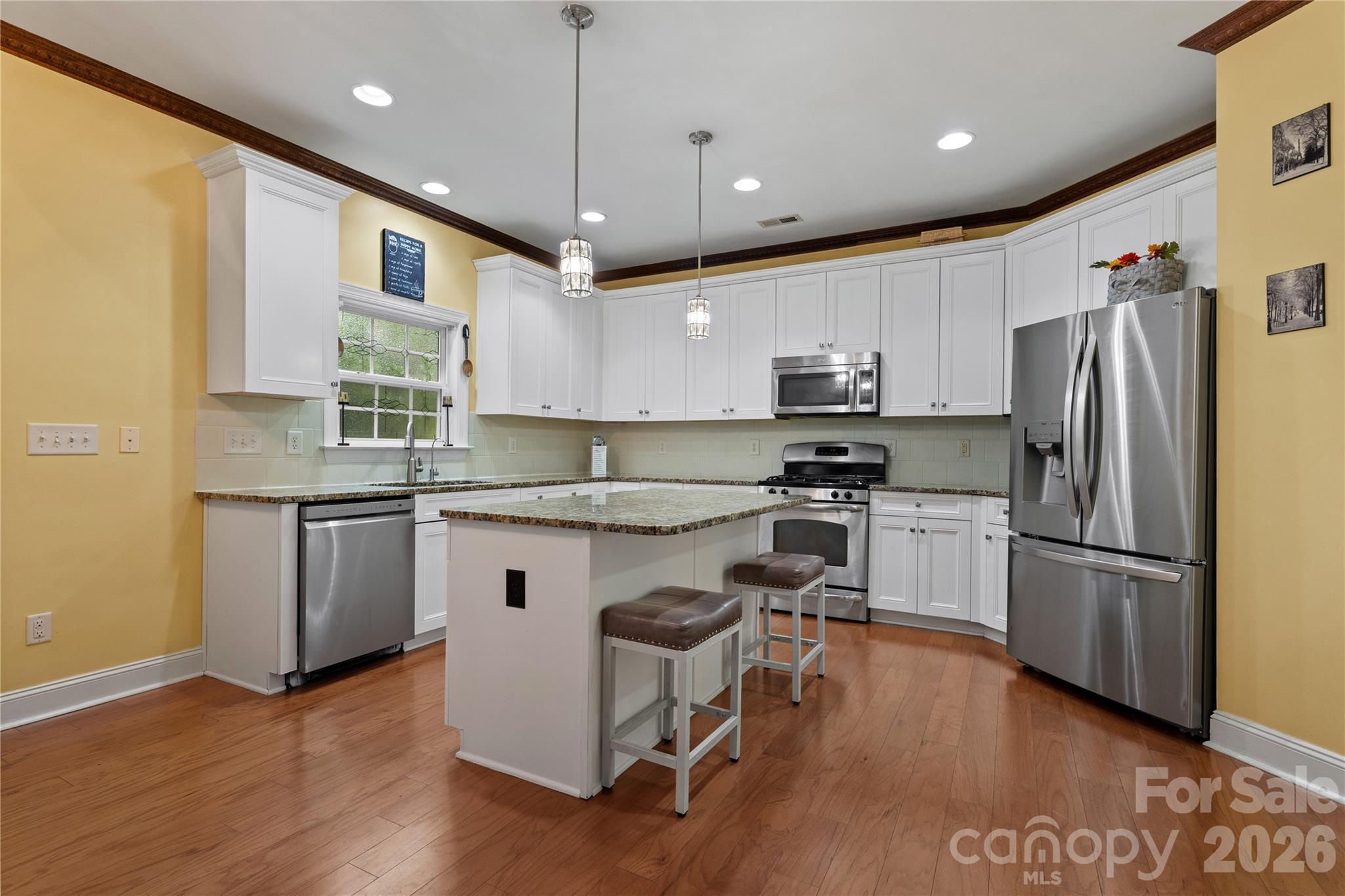 1518 Squirrel Lake Court — Matthews