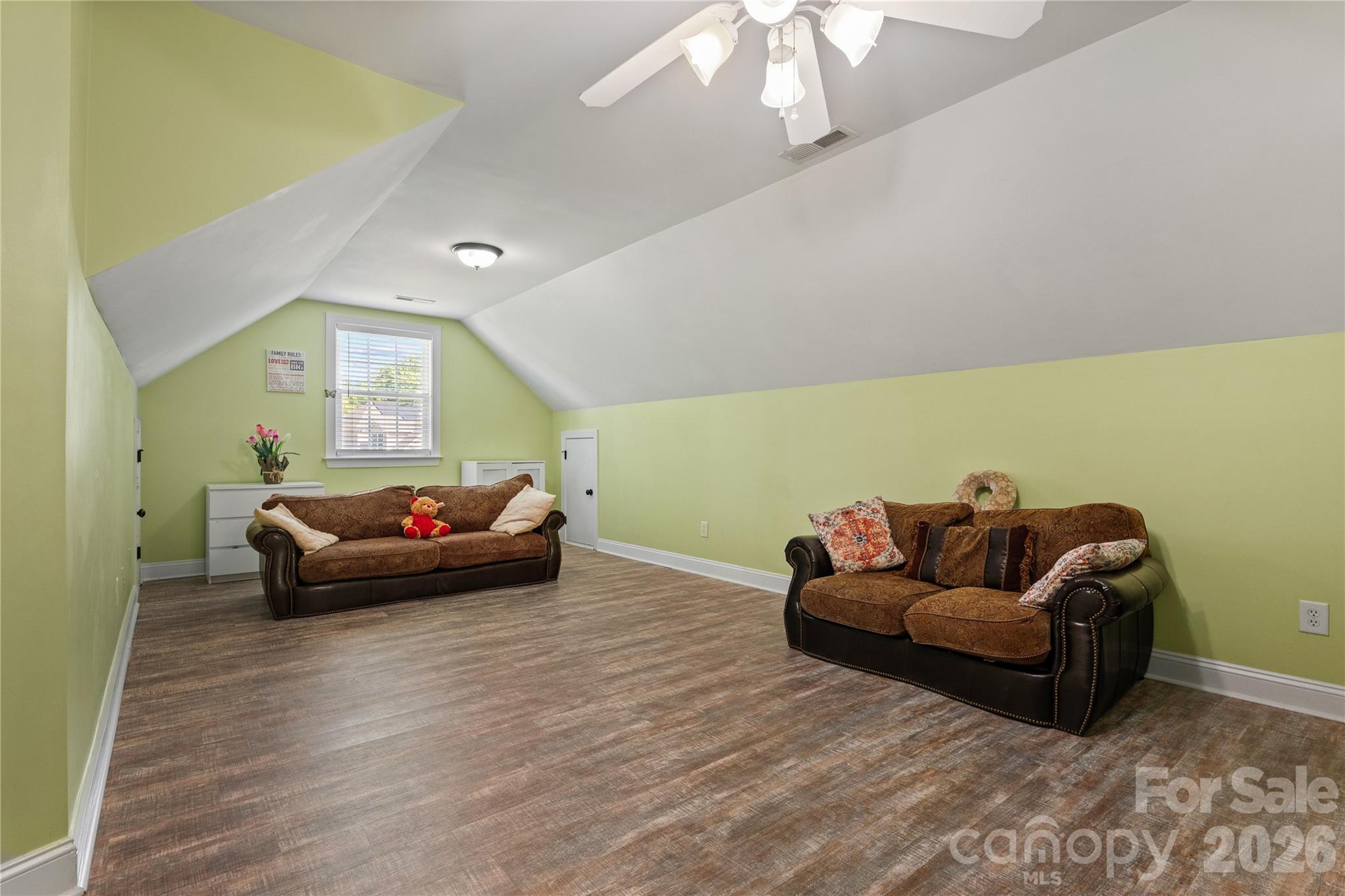 1518 Squirrel Lake Court — Matthews