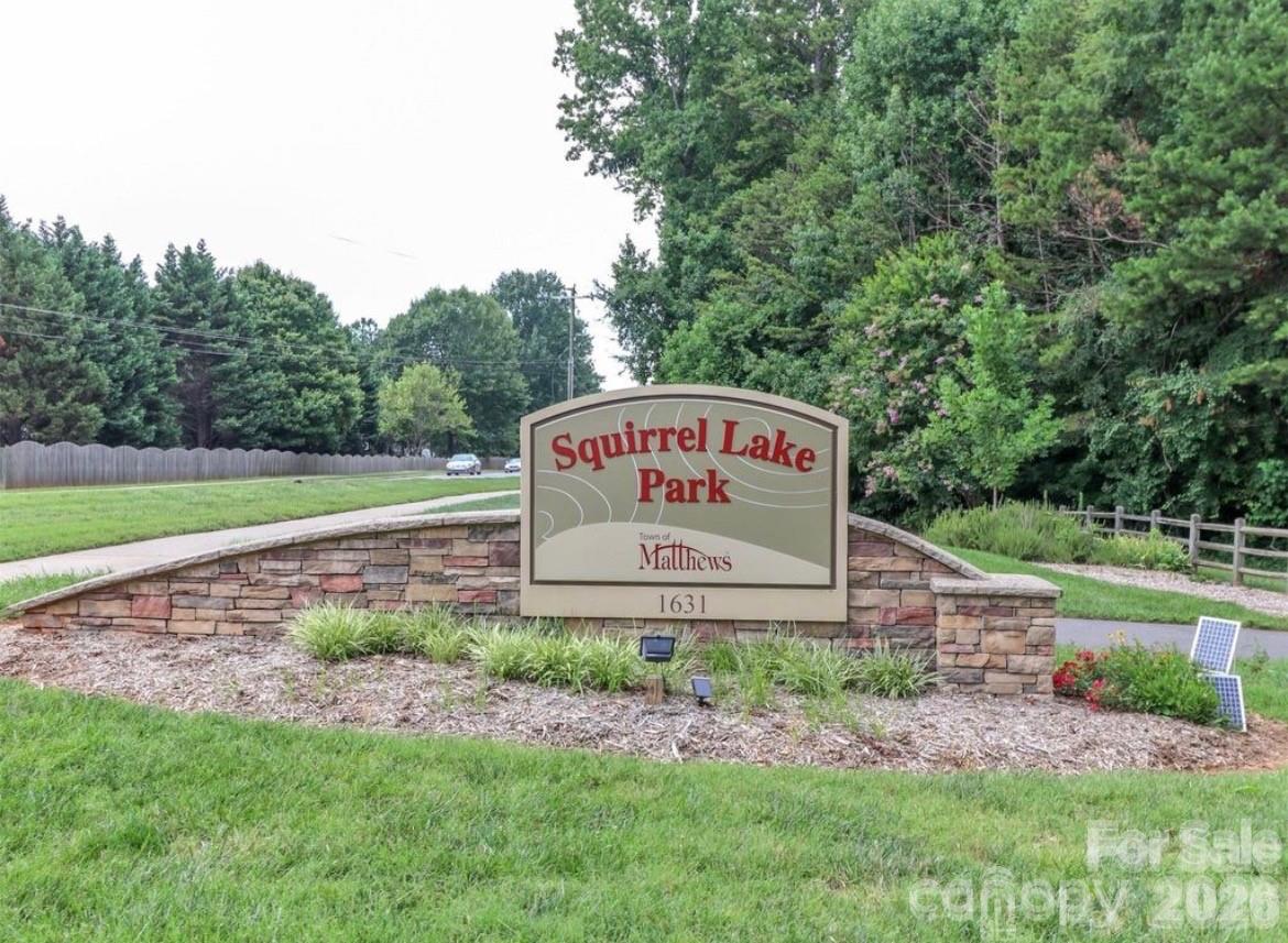 1518 Squirrel Lake Court — Matthews
