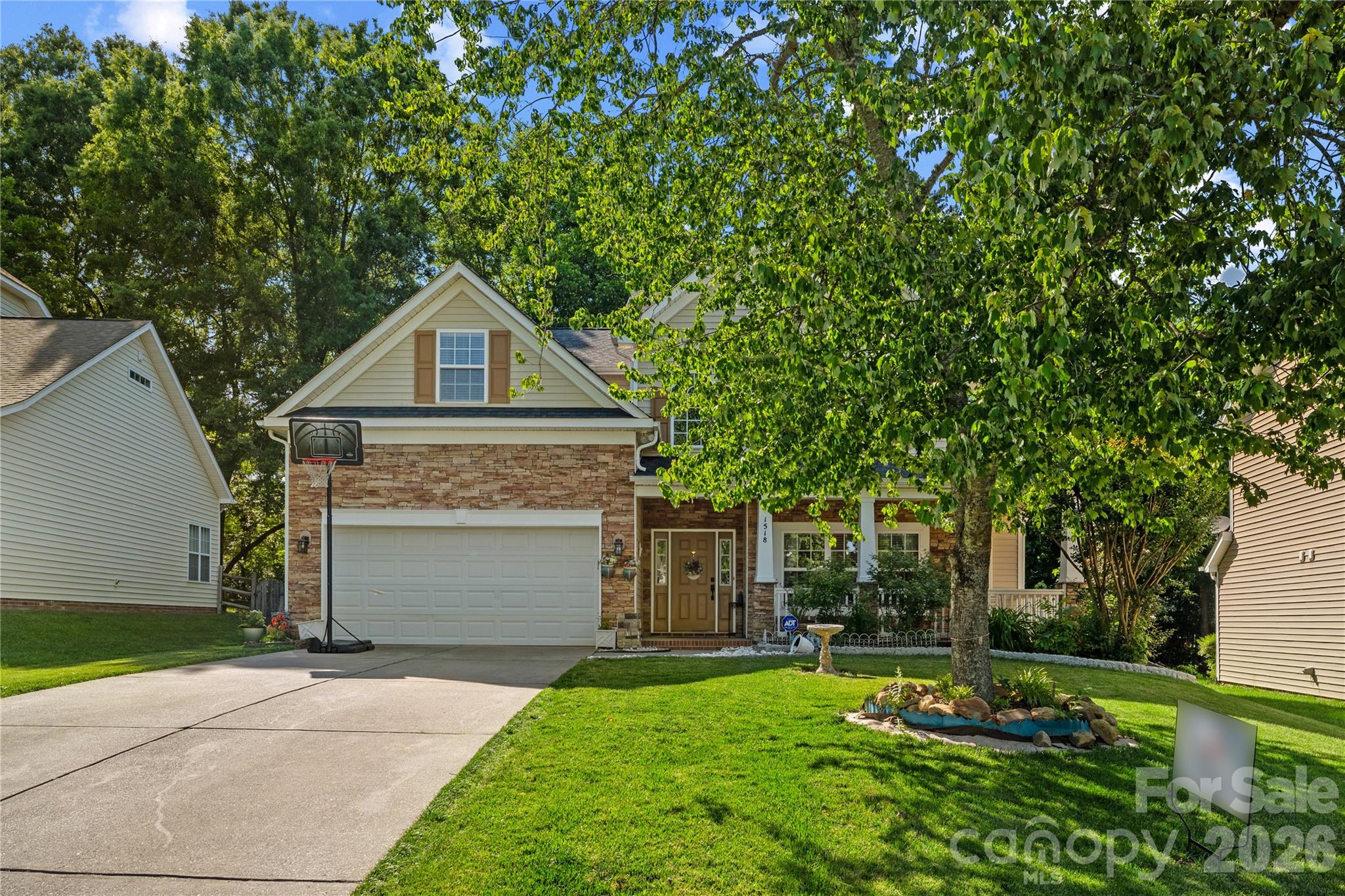 1518 Squirrel Lake Court — Matthews