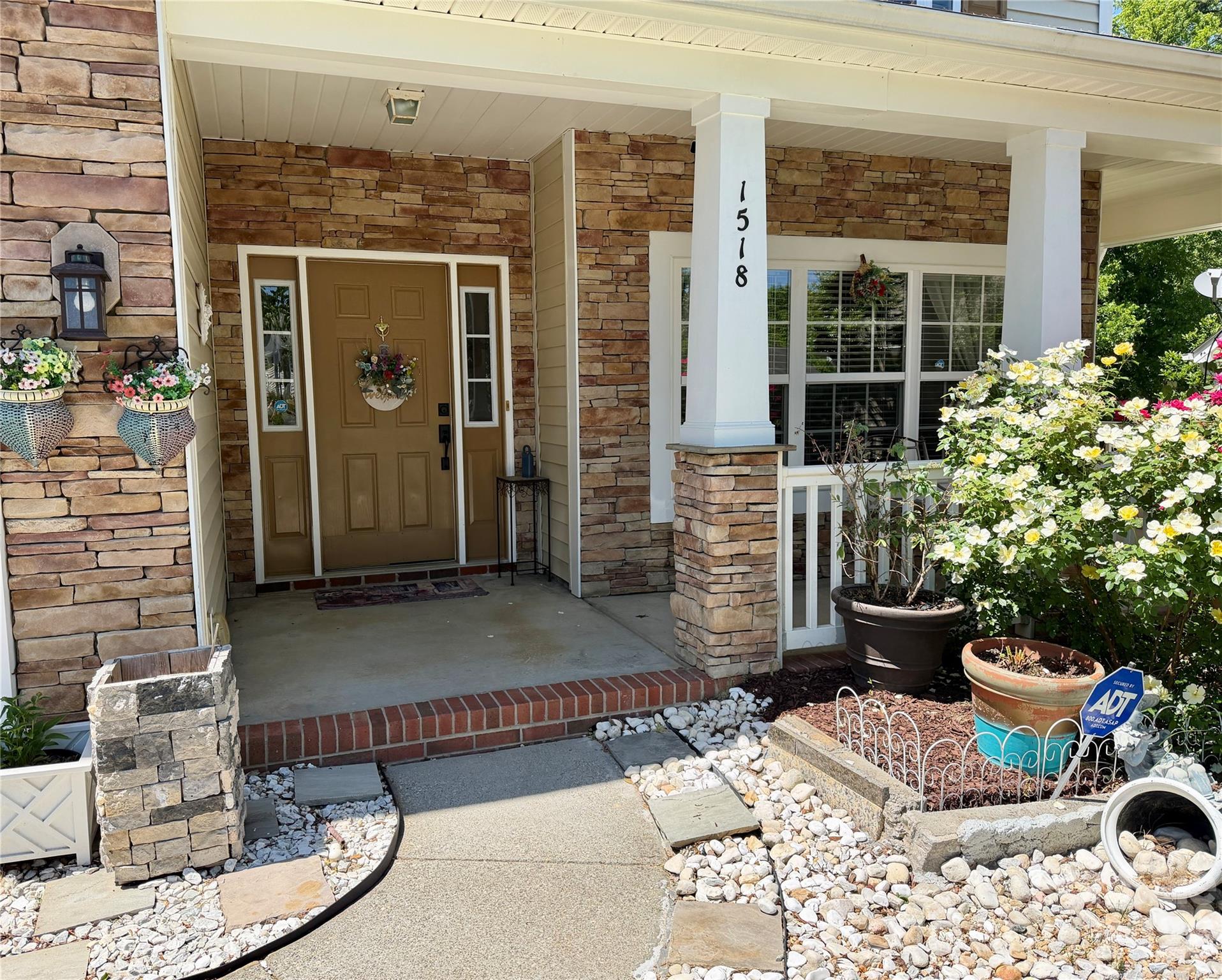1518 Squirrel Lake Court — Matthews