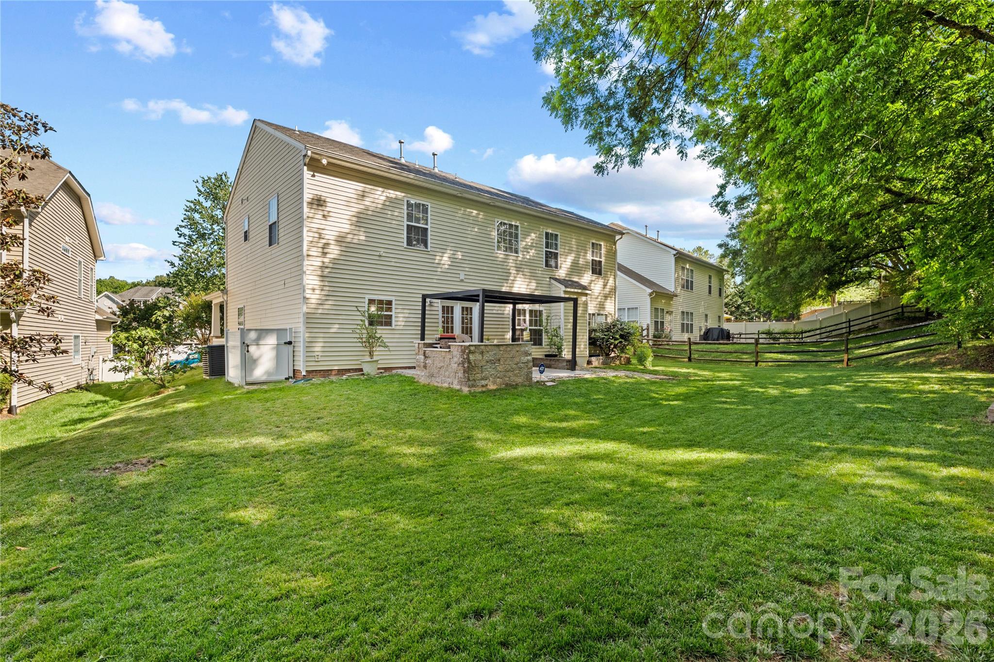 1518 Squirrel Lake Court — Matthews