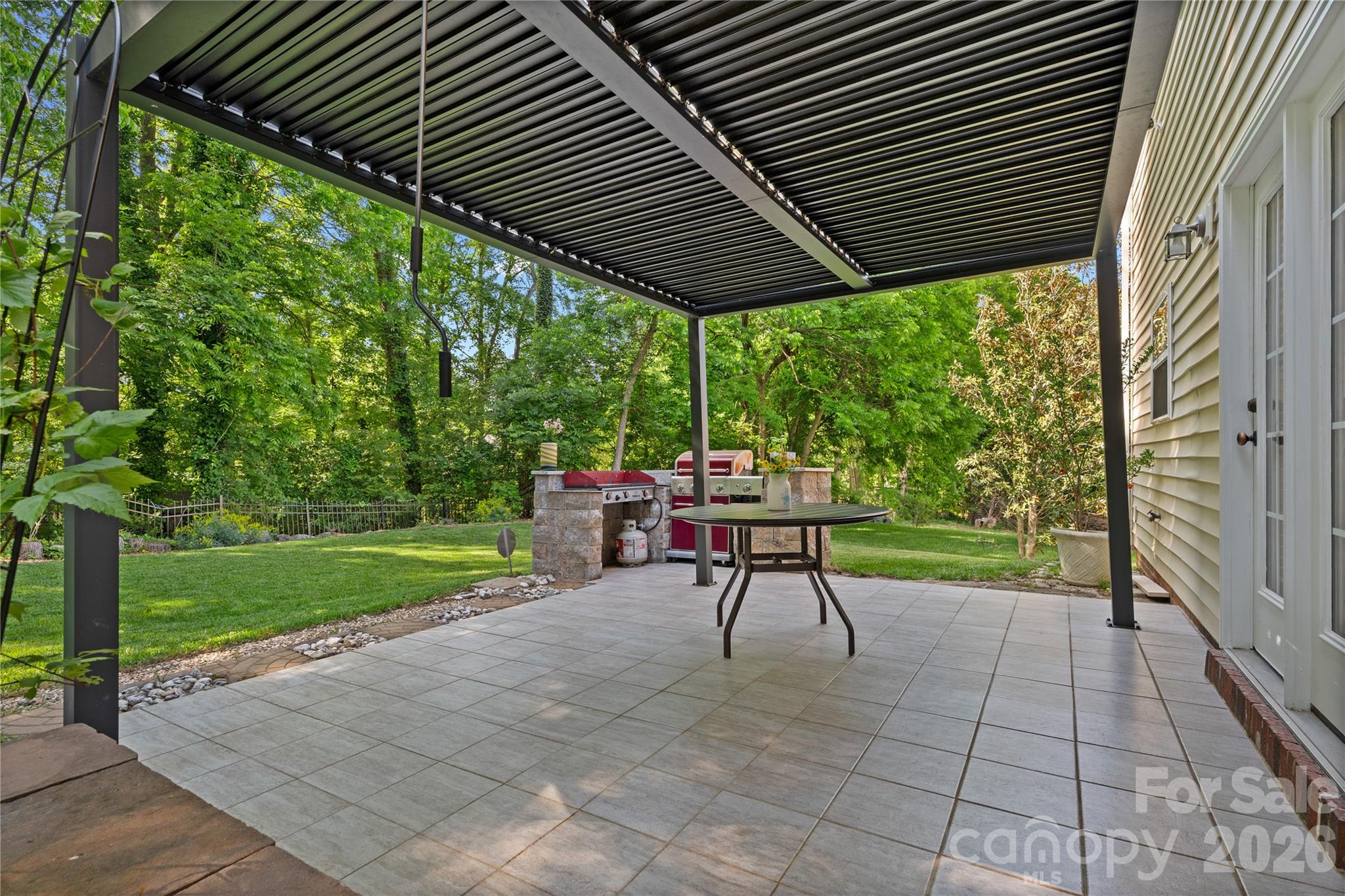 1518 Squirrel Lake Court — Matthews