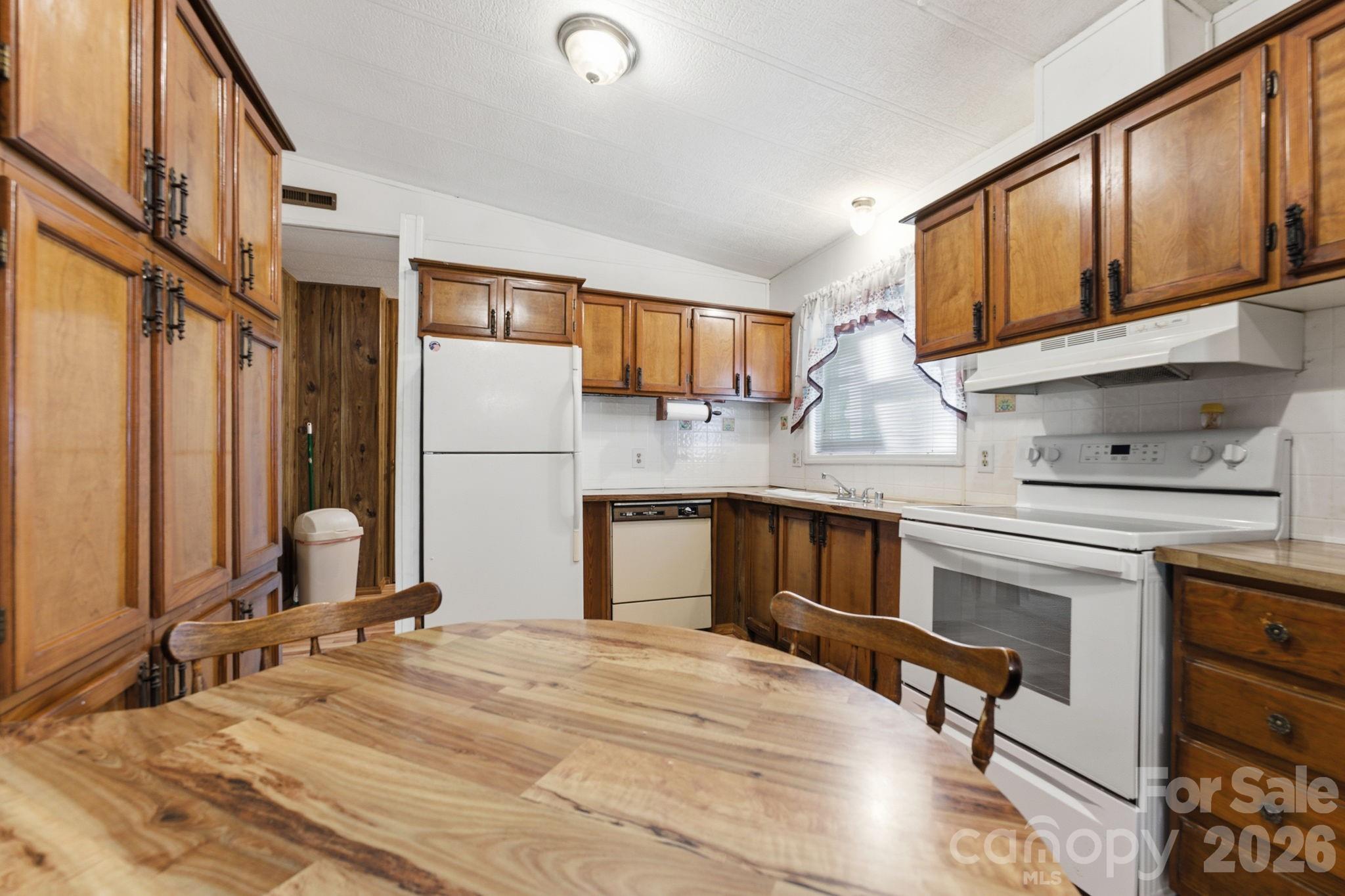 1200 Barkers Creek Road — Whittier