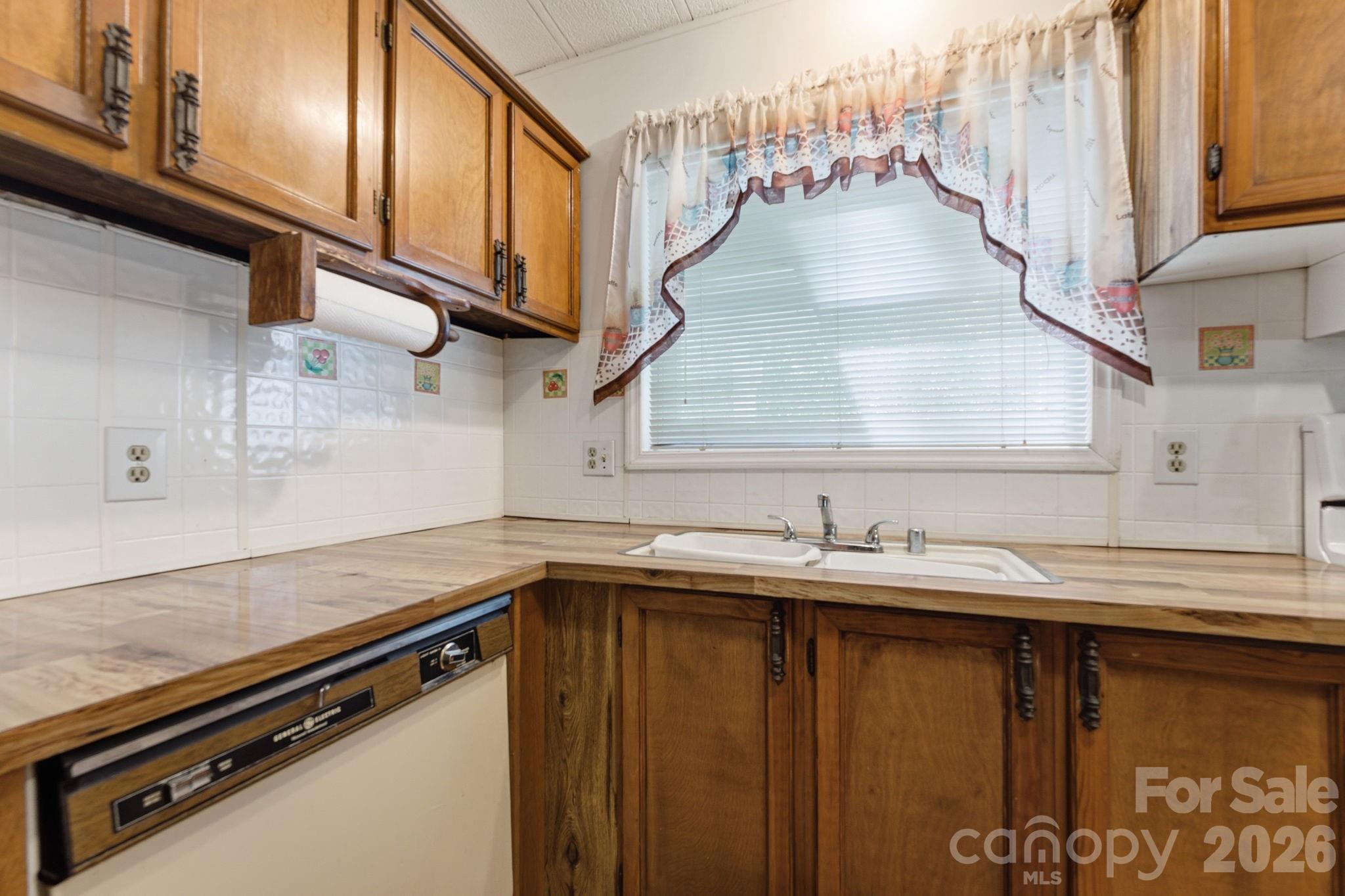 1200 Barkers Creek Road — Whittier