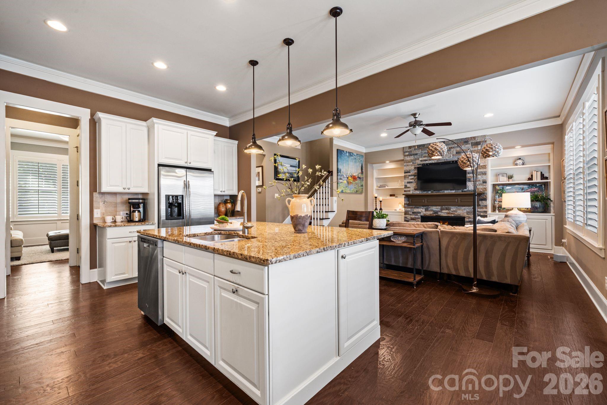 2319 Lochview Street — Pineville
