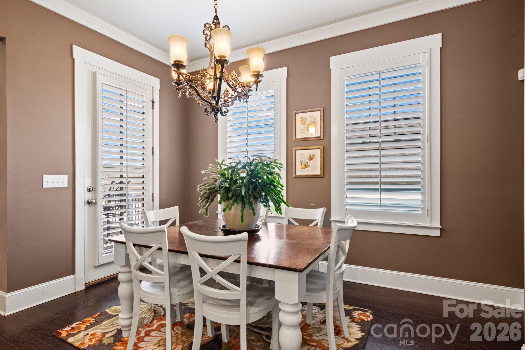 2319 Lochview Street — Pineville